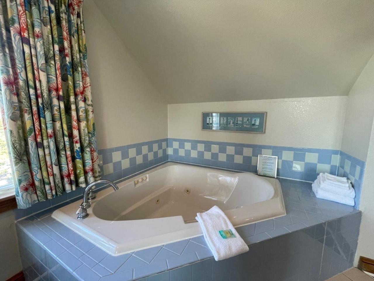 Pony Island Inn photo 42