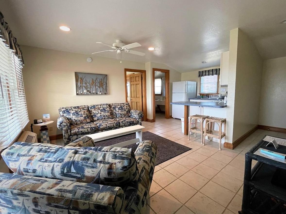 Pony Island Inn photo 41