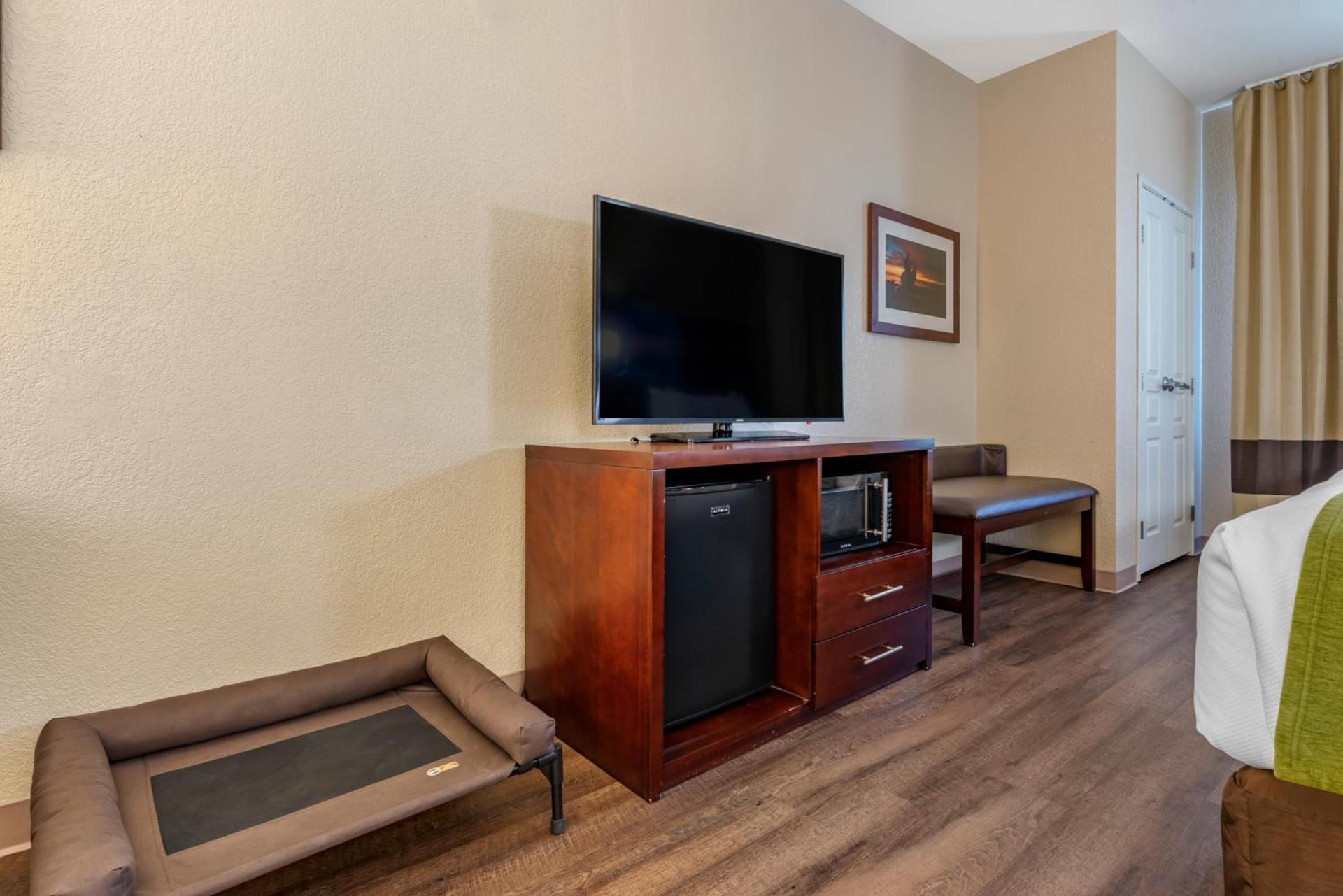 Comfort Suites Fernley photo 45