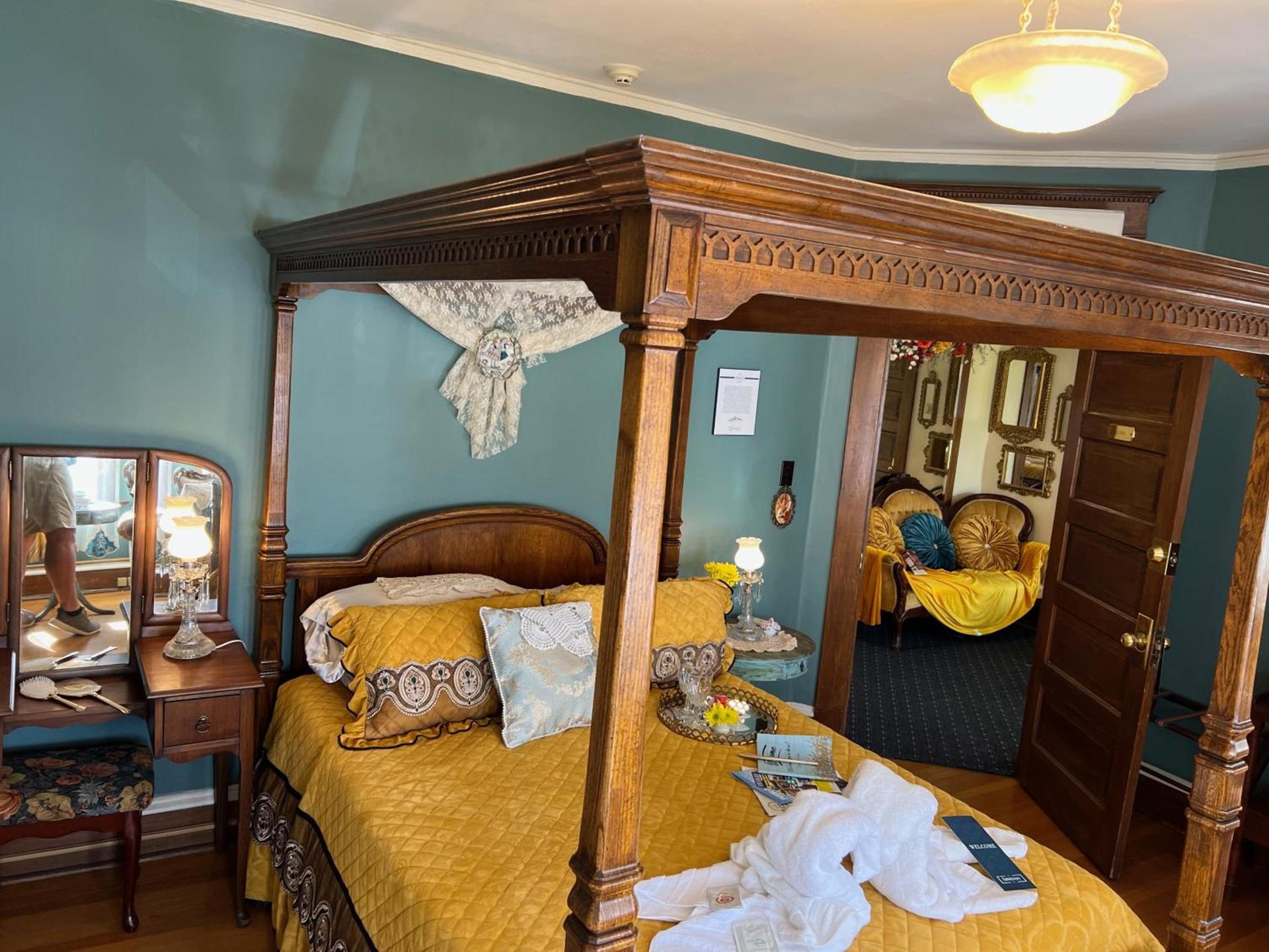 The Abriendo Inn photo 72