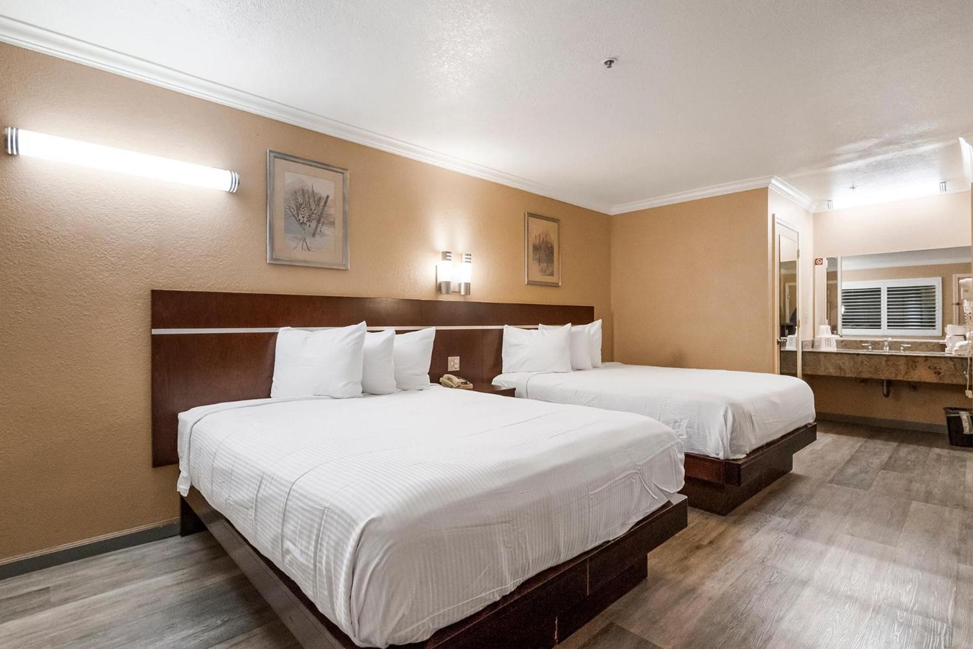 Country Inn Sonora photo 46