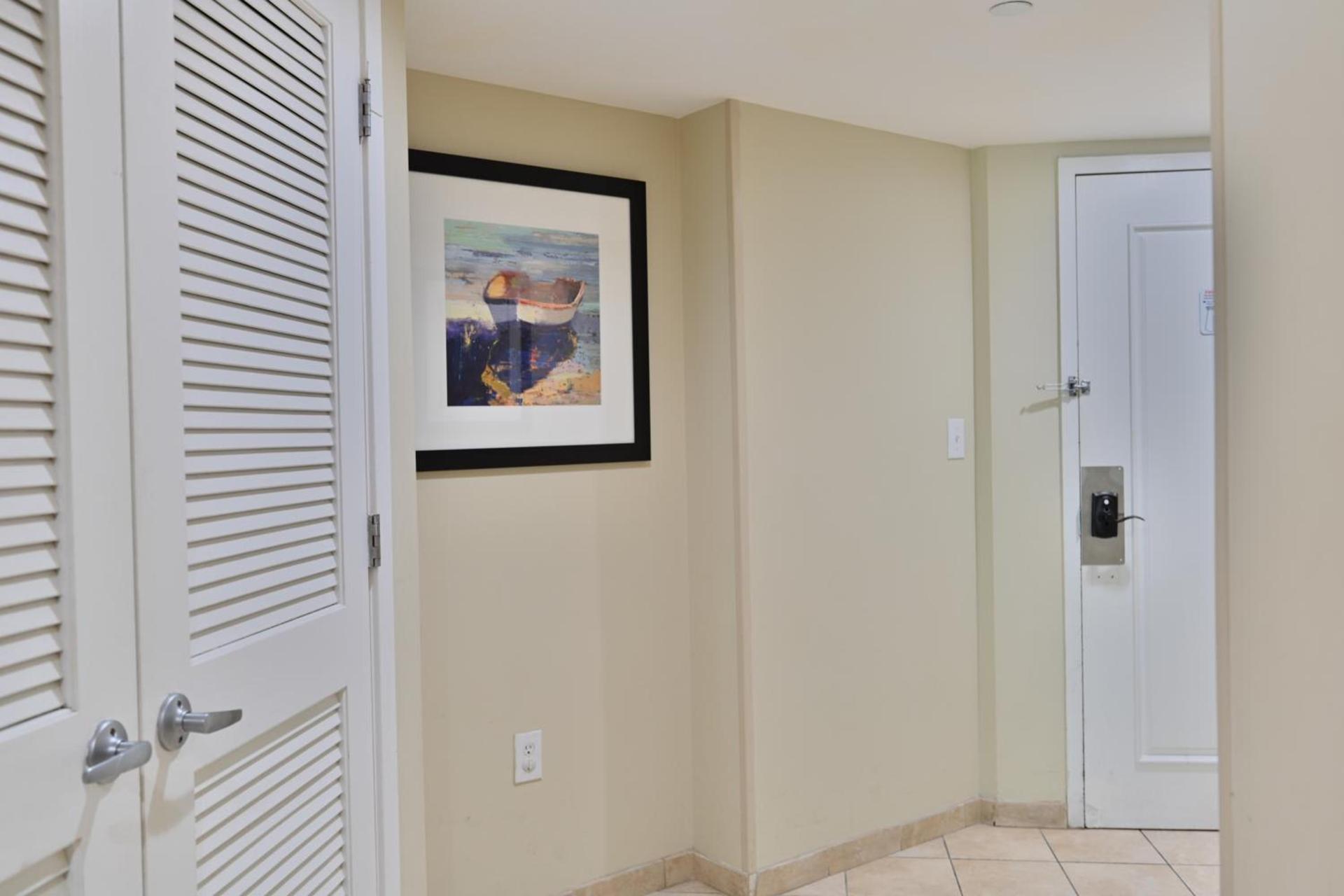Gorgeous Condo 3 Br 3 Balconies SB 11th Floor photo 49