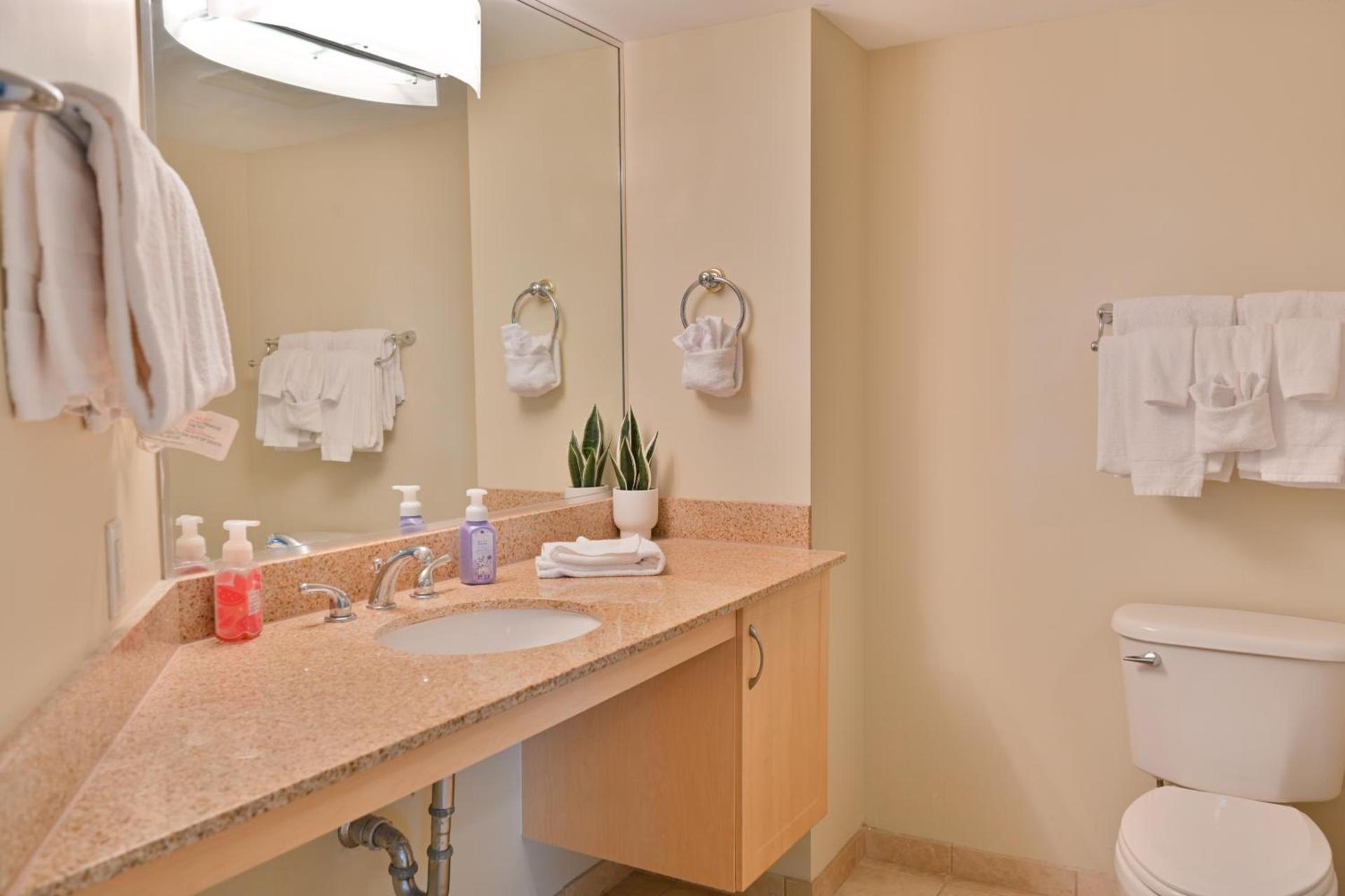 Gorgeous Condo 3 Br 3 Balconies SB 11th Floor photo 23