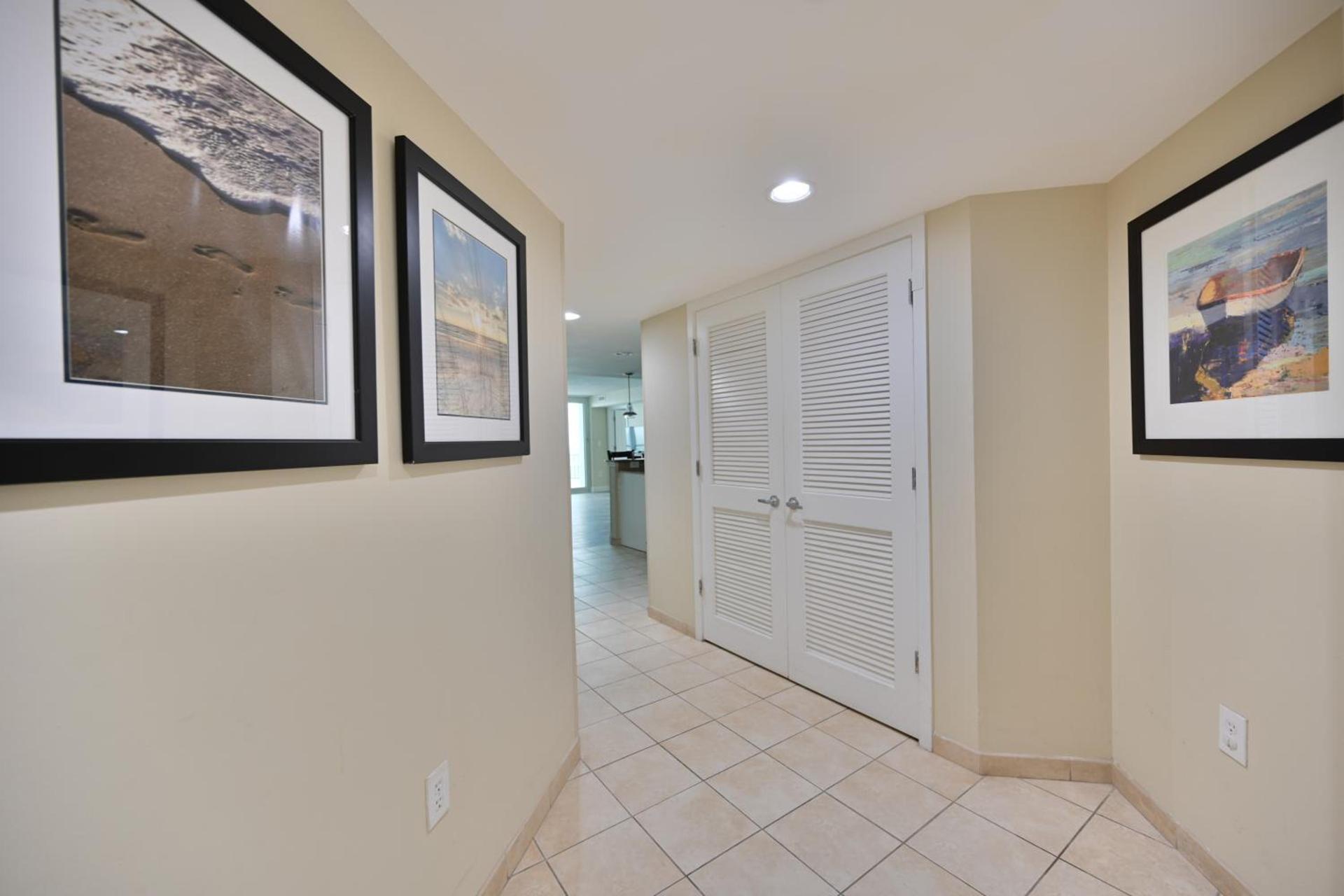 Gorgeous Condo 3 Br 3 Balconies SB 11th Floor photo 47