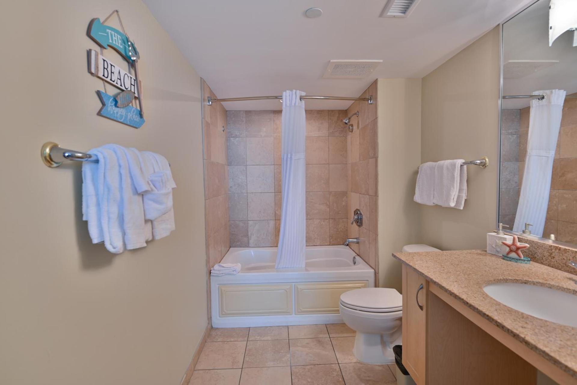 Gorgeous Condo 3 Br 3 Balconies SB 11th Floor photo 31