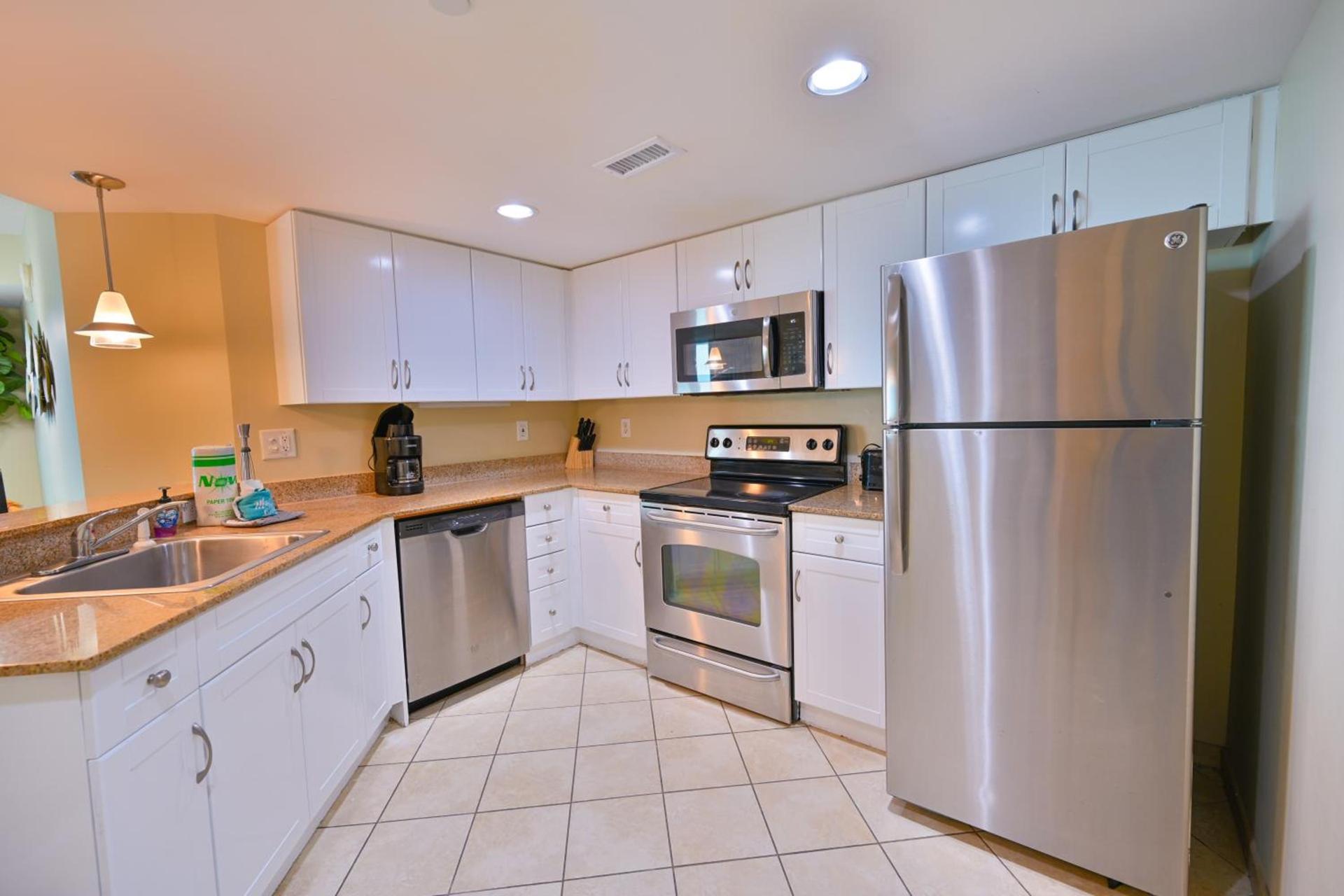Gorgeous Condo 3 Br 3 Balconies SB 11th Floor photo 41