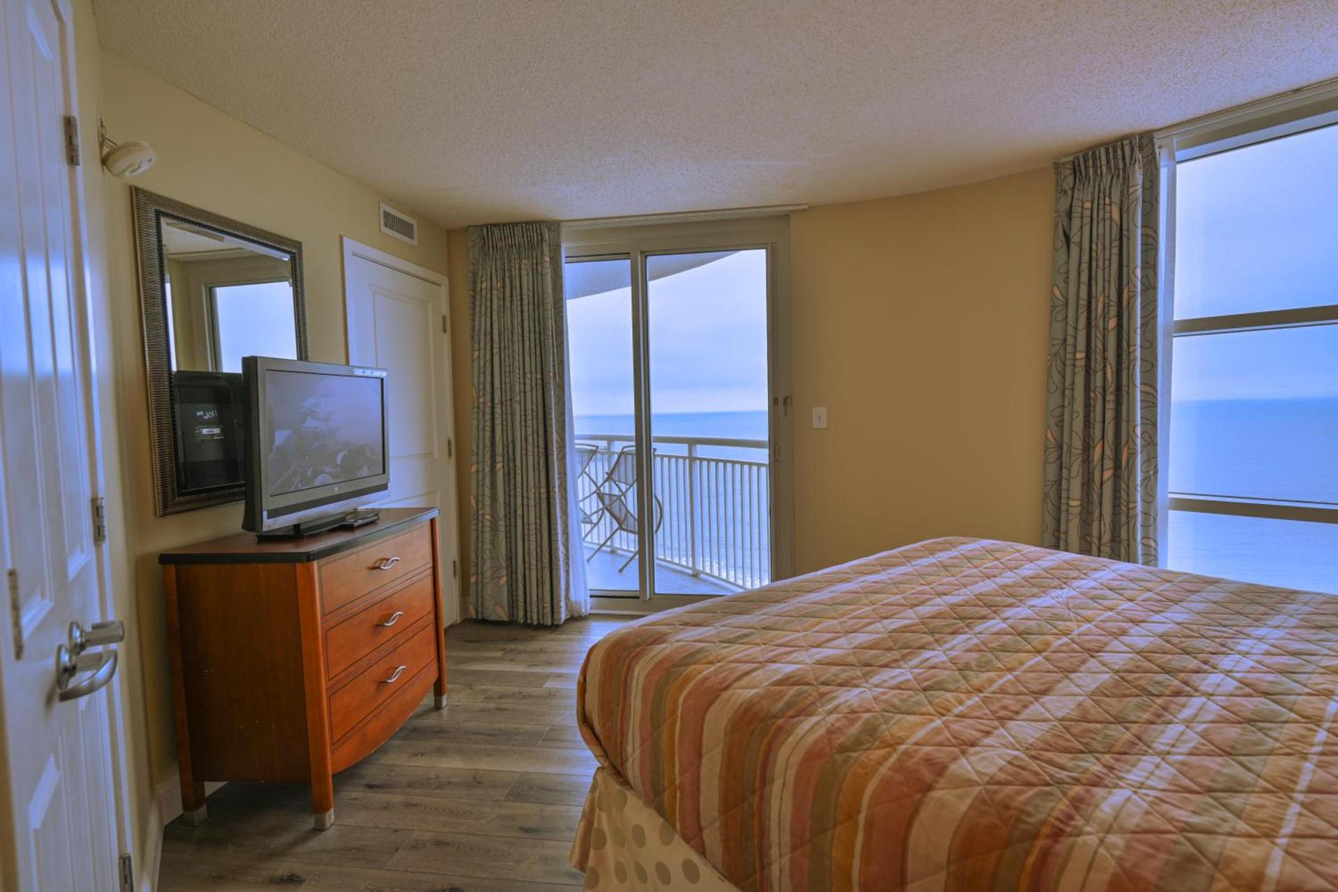 Gorgeous Condo 3 Br 3 Balconies SB 11th Floor photo 40