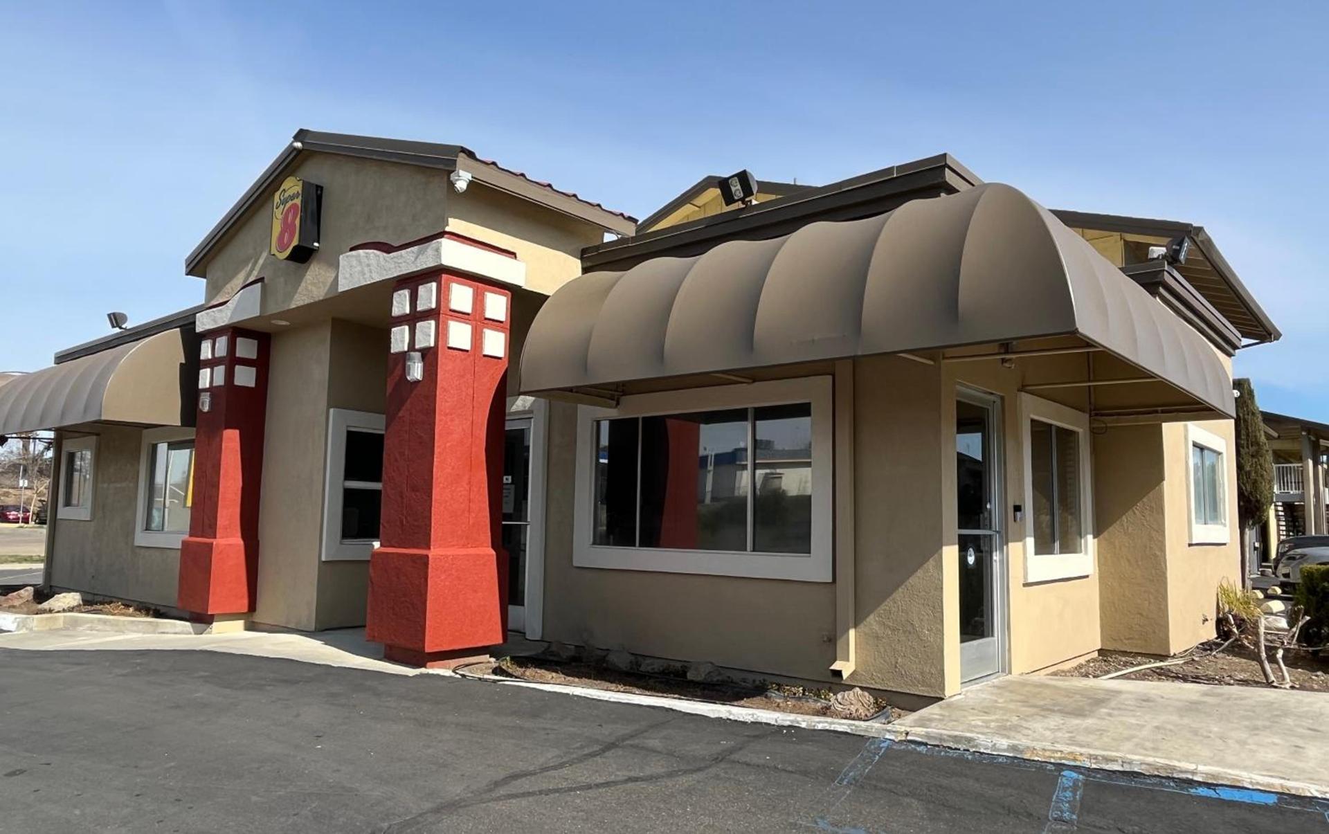 Super 8 by Wyndham Red Bluff photo 18