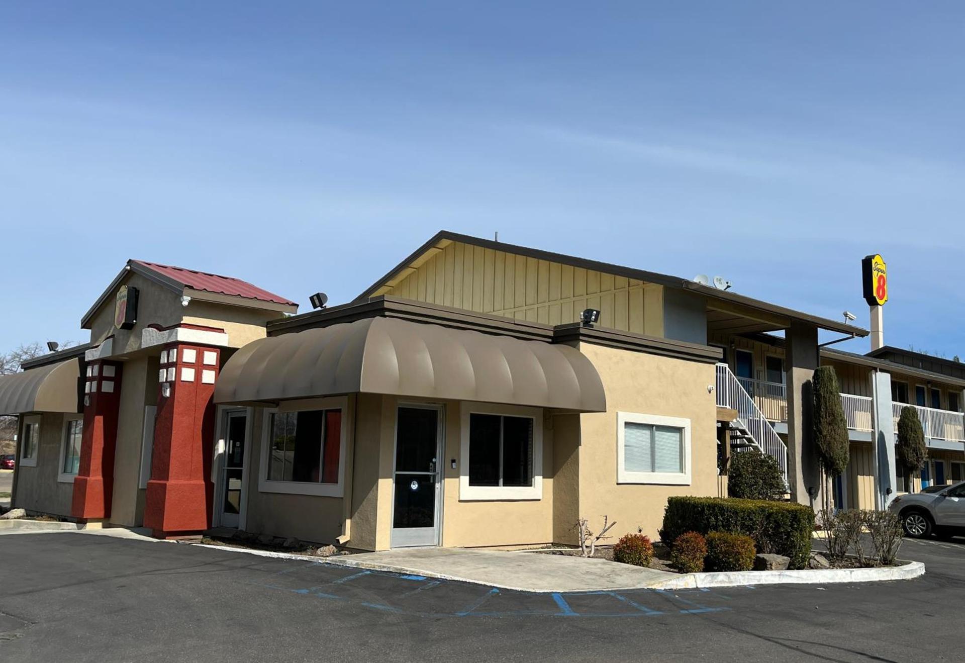 Super 8 by Wyndham Red Bluff photo 24