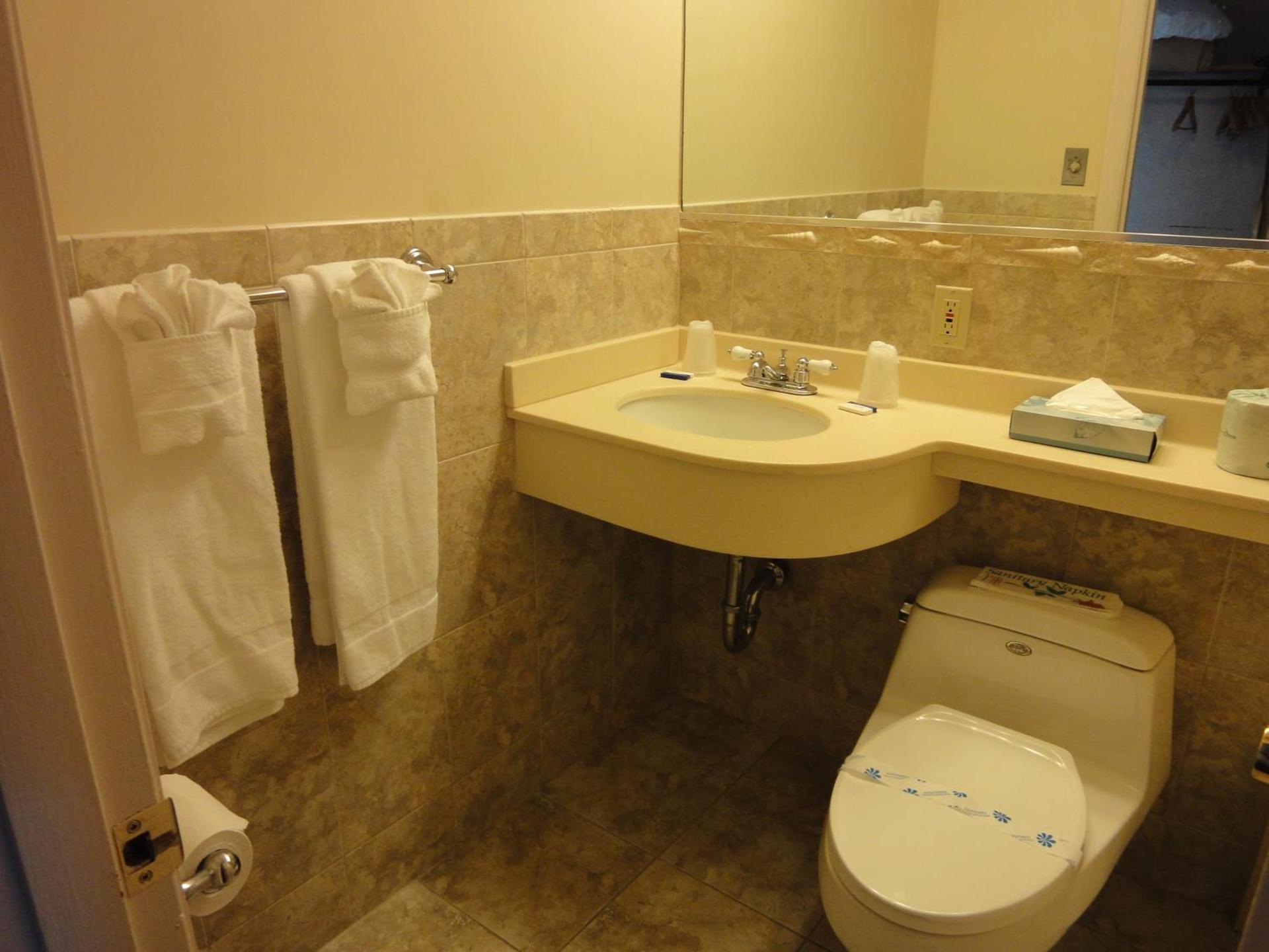 Hyannis Travel Inn photo 15