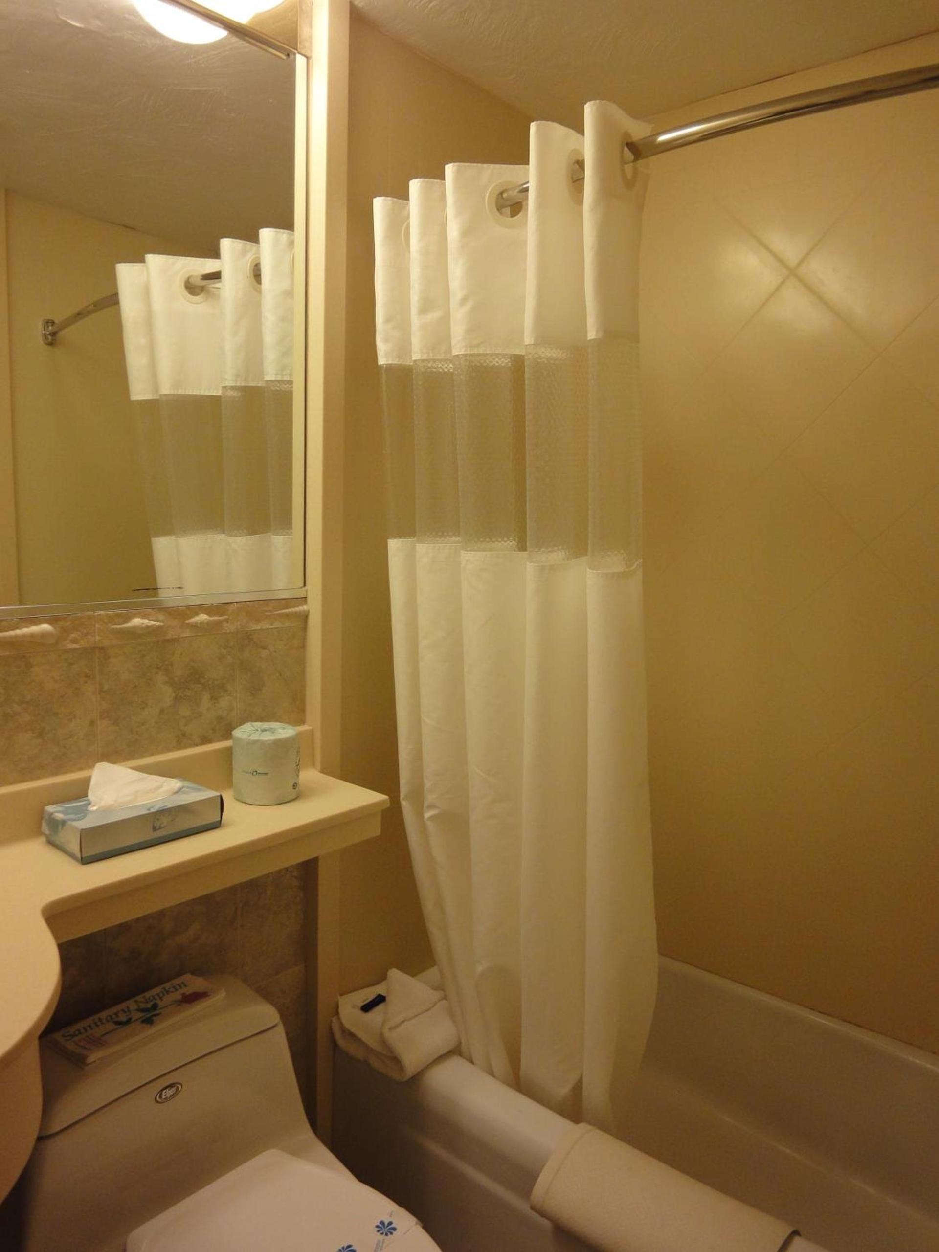 Hyannis Travel Inn photo 13