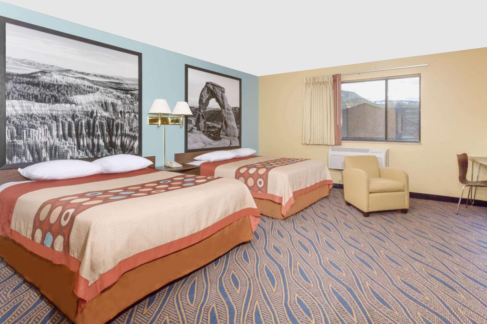 Super 8 by Wyndham Cedar City photo 9