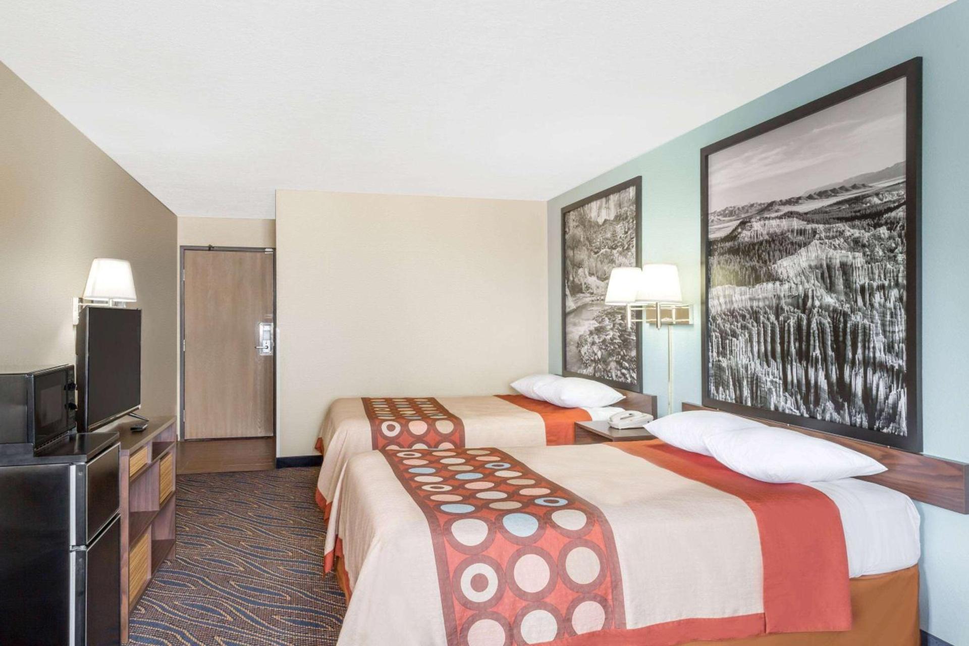 Super 8 by Wyndham Cedar City photo 12