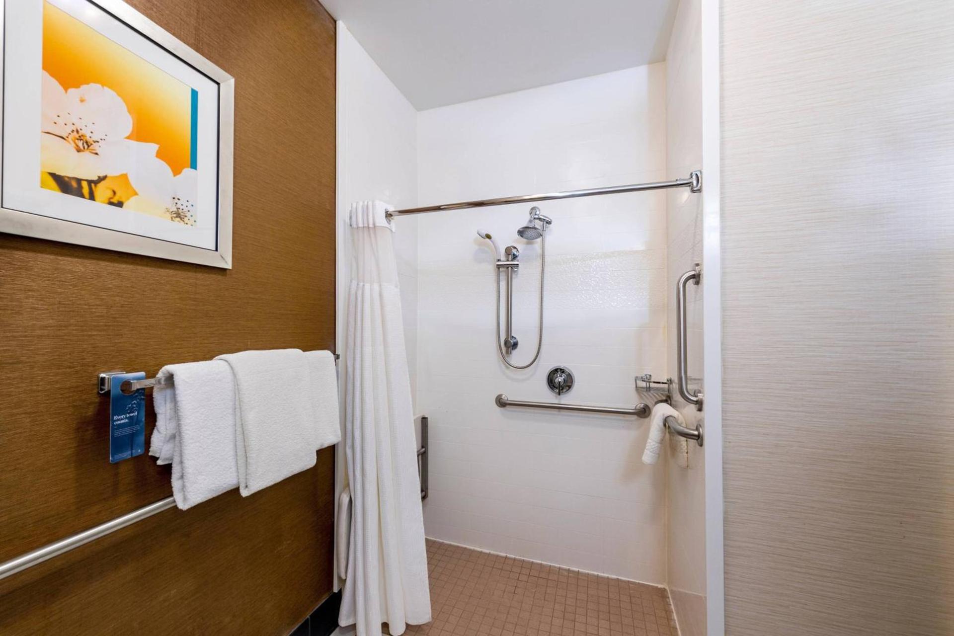 Fairfield Inn by Marriott Battle Creek photo 8