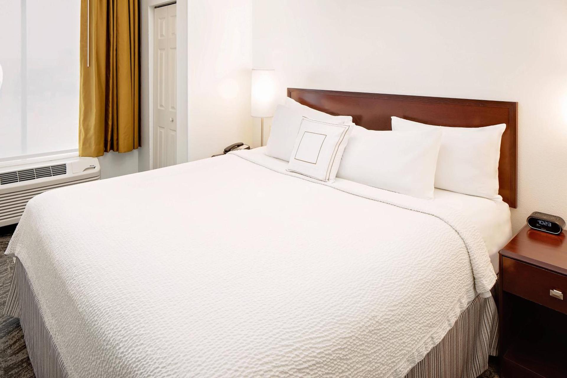Comfort Suites Ardmore photo 8
