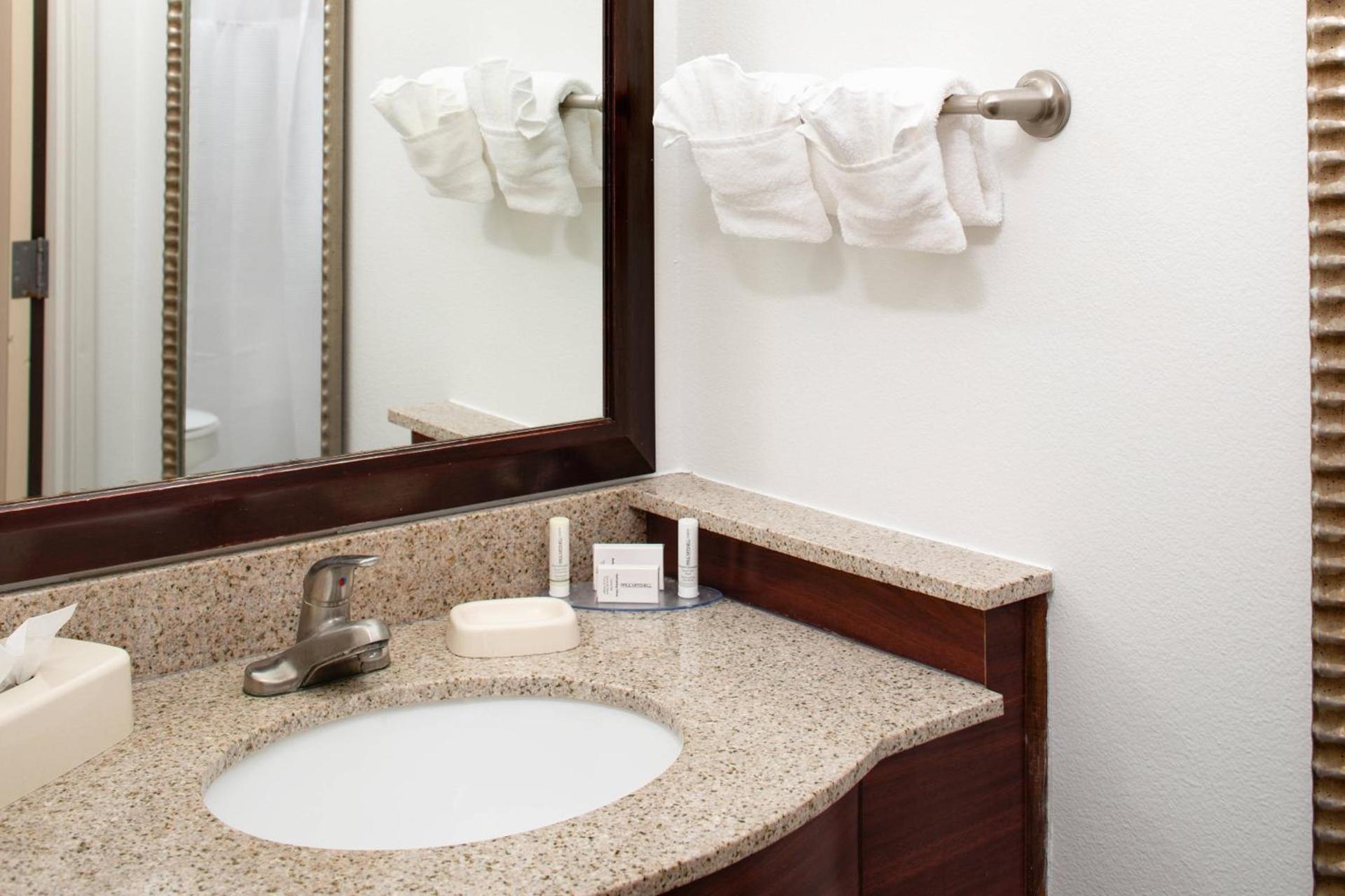 Comfort Suites Ardmore photo 13