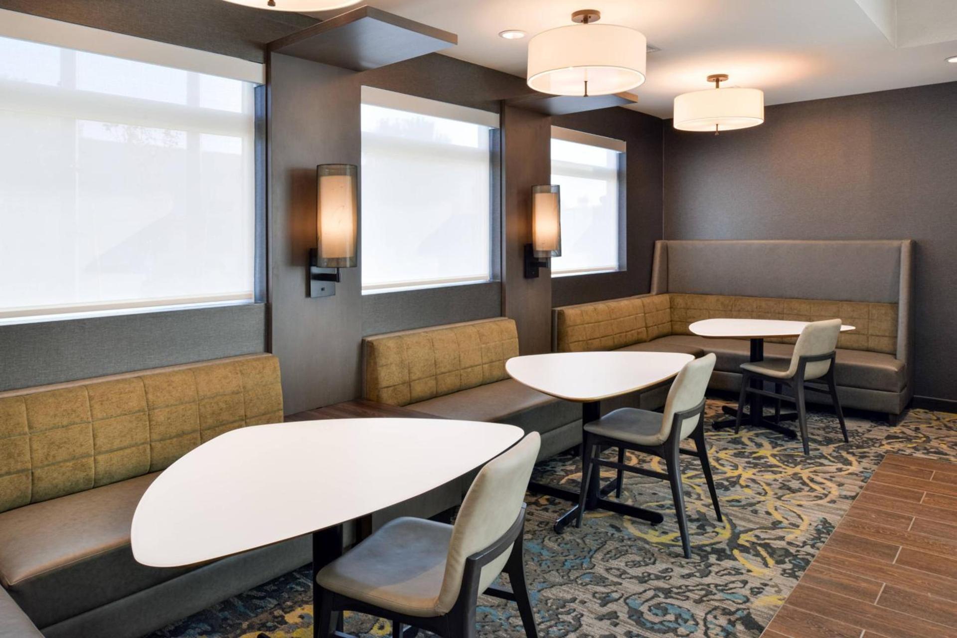 Residence Inn by Marriott Bakersfield West photo 23