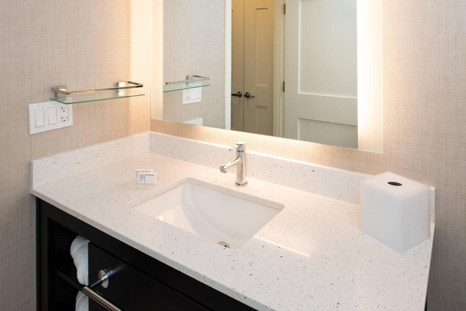 Residence Inn by Marriott Bakersfield West photo 15