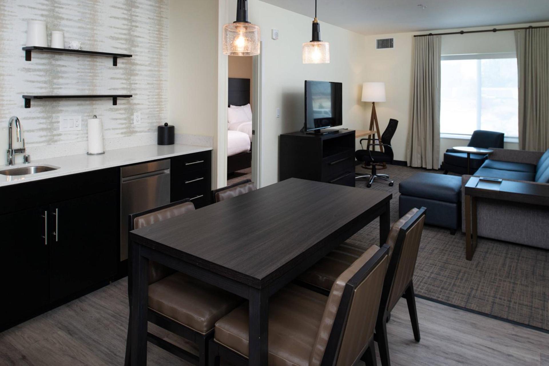 Residence Inn by Marriott Bakersfield West photo 11