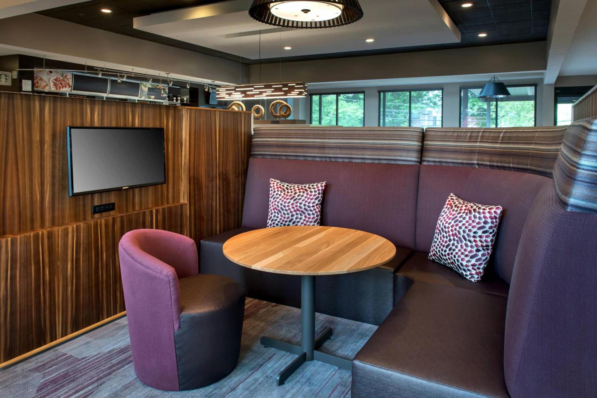 Courtyard by Marriott Lincroft Red Bank photo 13