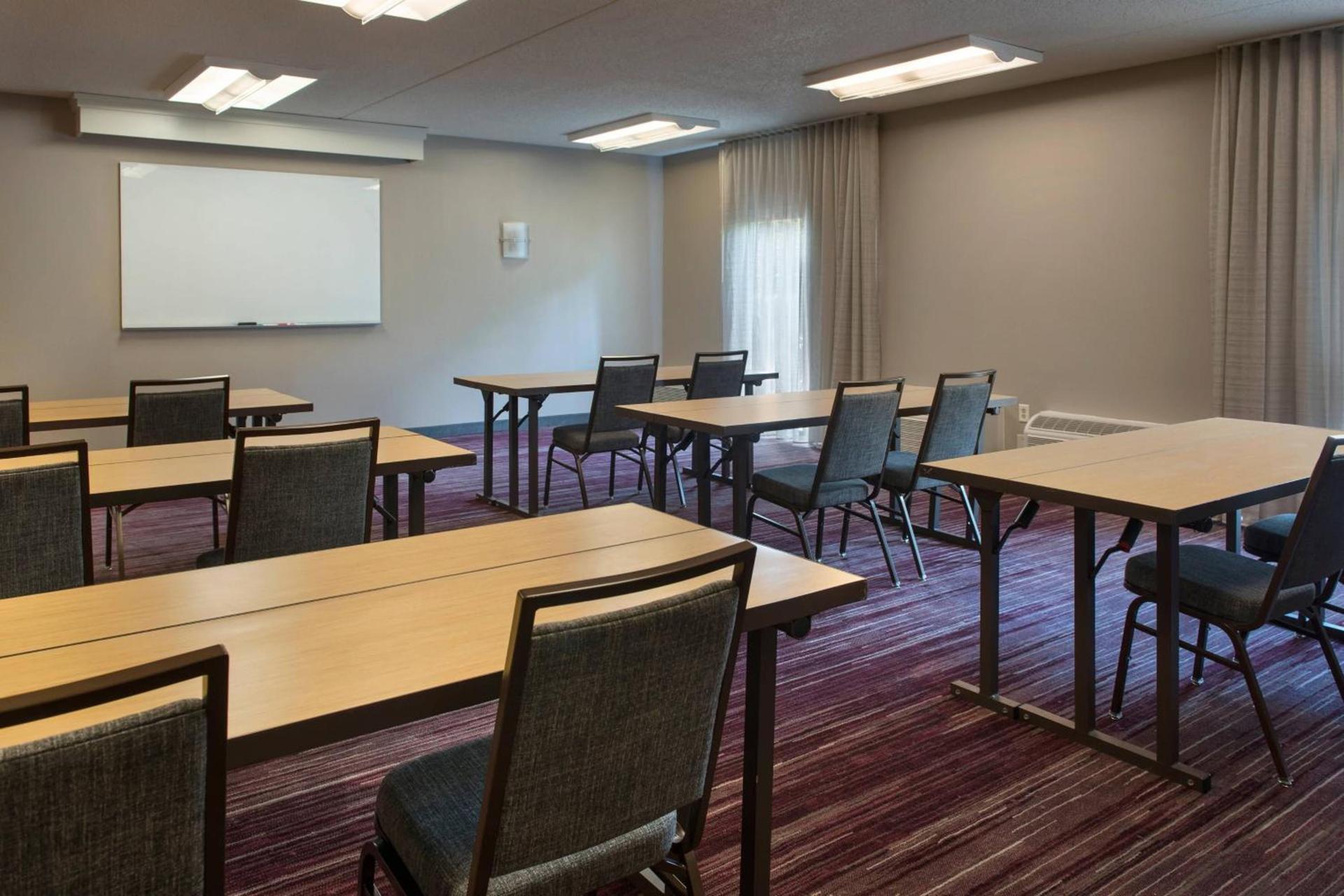 Courtyard by Marriott Lincroft Red Bank photo 41