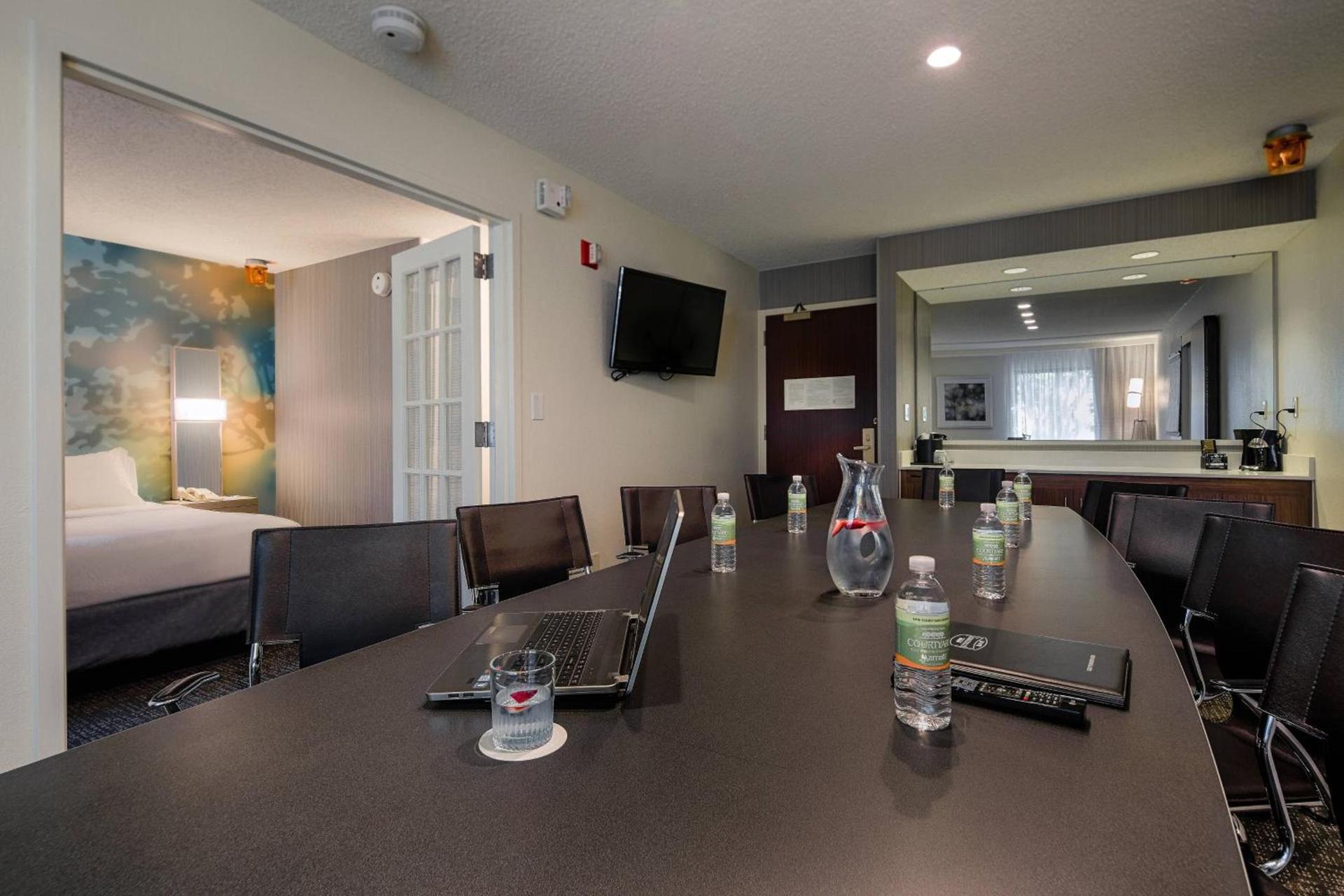 Courtyard by Marriott Dallas DFW Airport North/Irving photo 13
