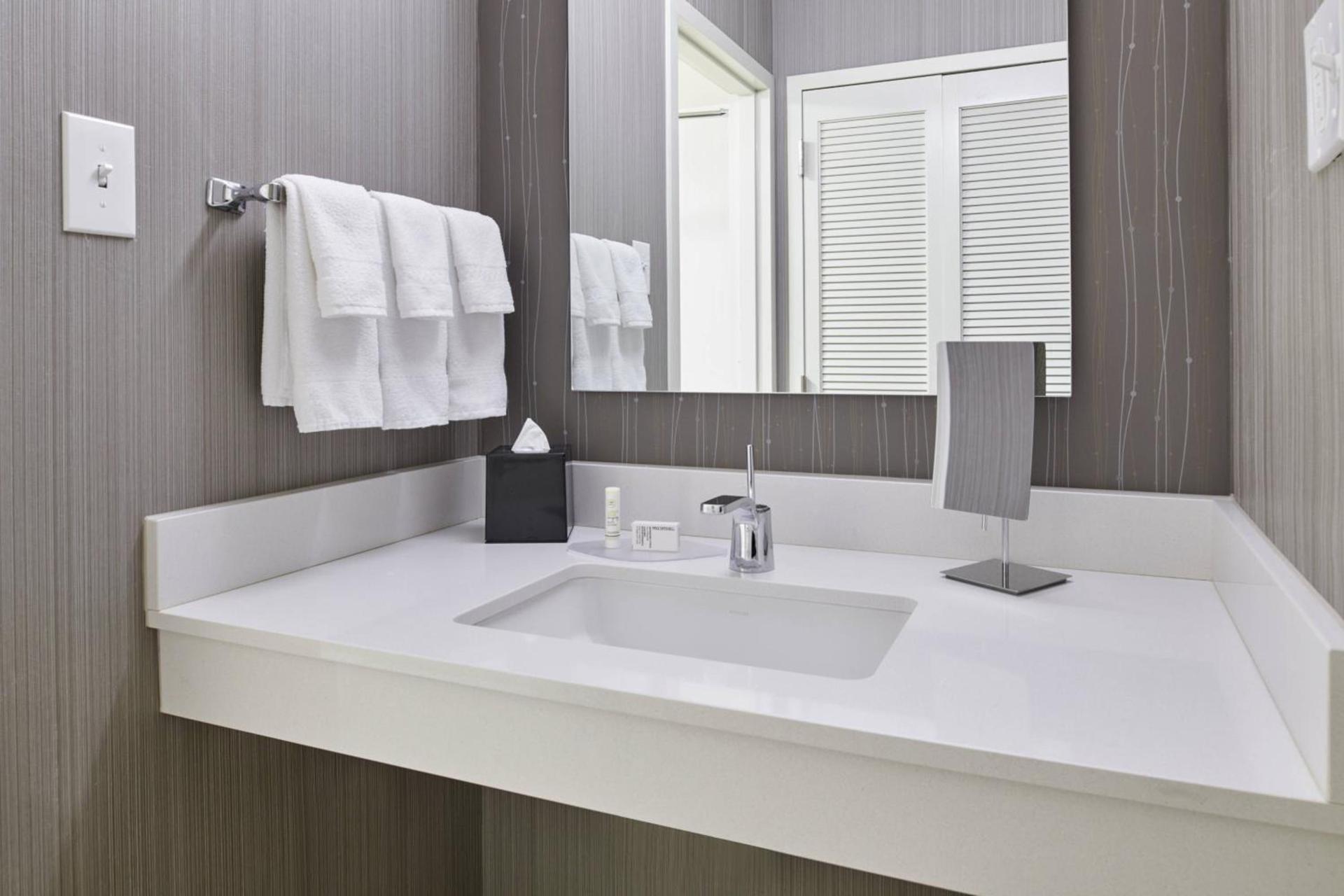 Courtyard Chicago Oakbrook Terrace photo 17