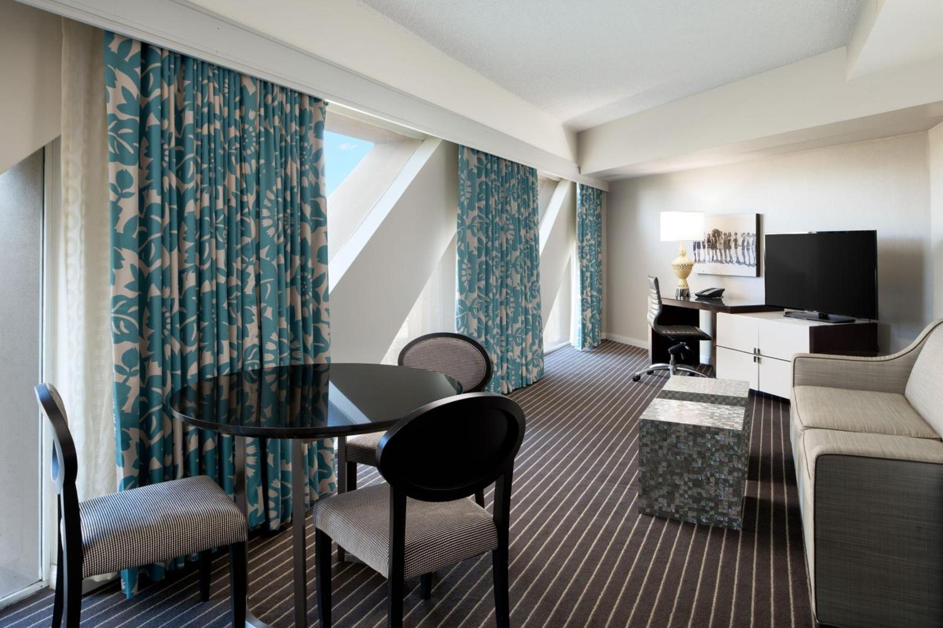 Hyatt Centric Delfina Santa Monica photo 37