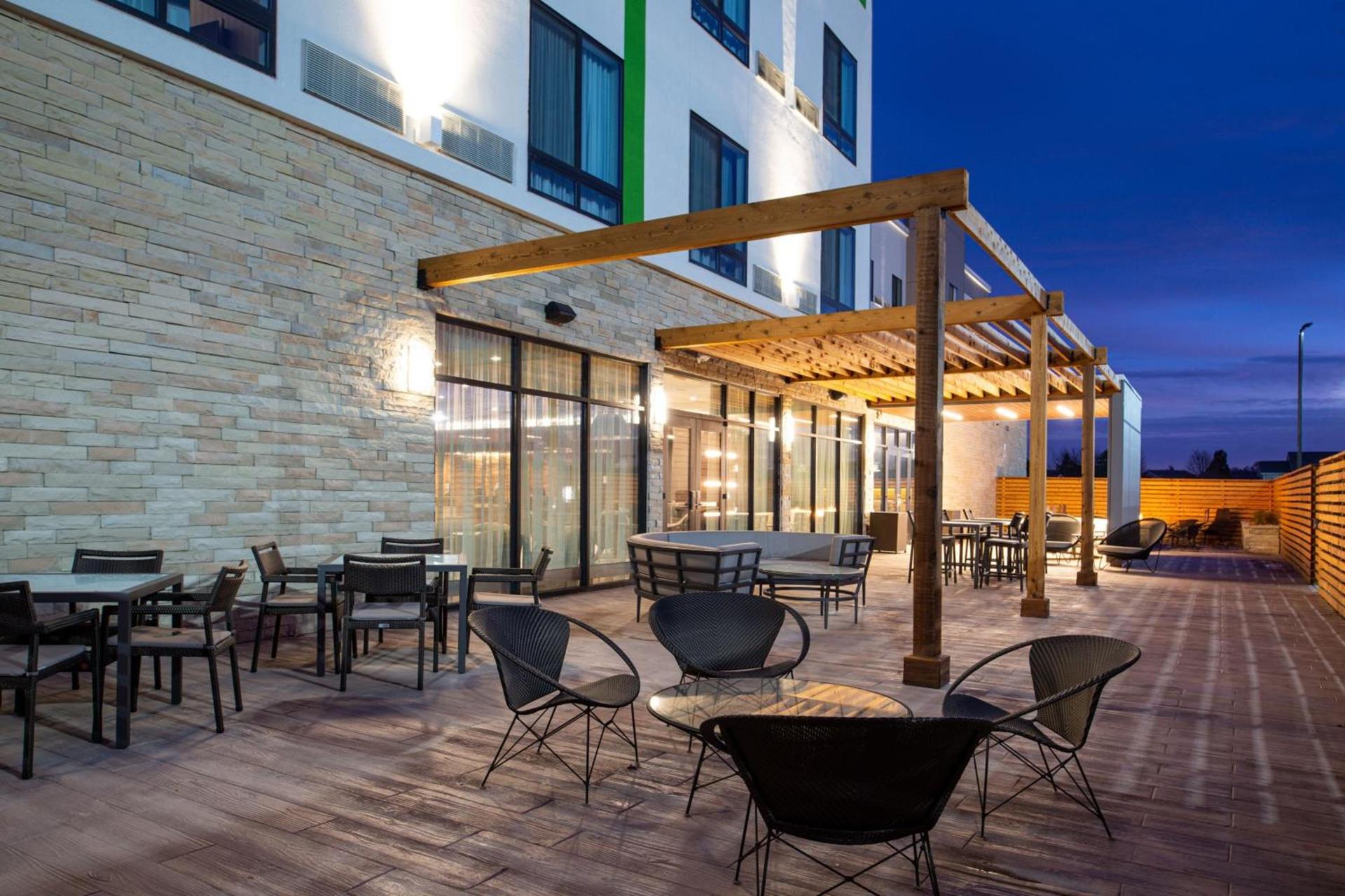Courtyard Kansas City Olathe photo 32