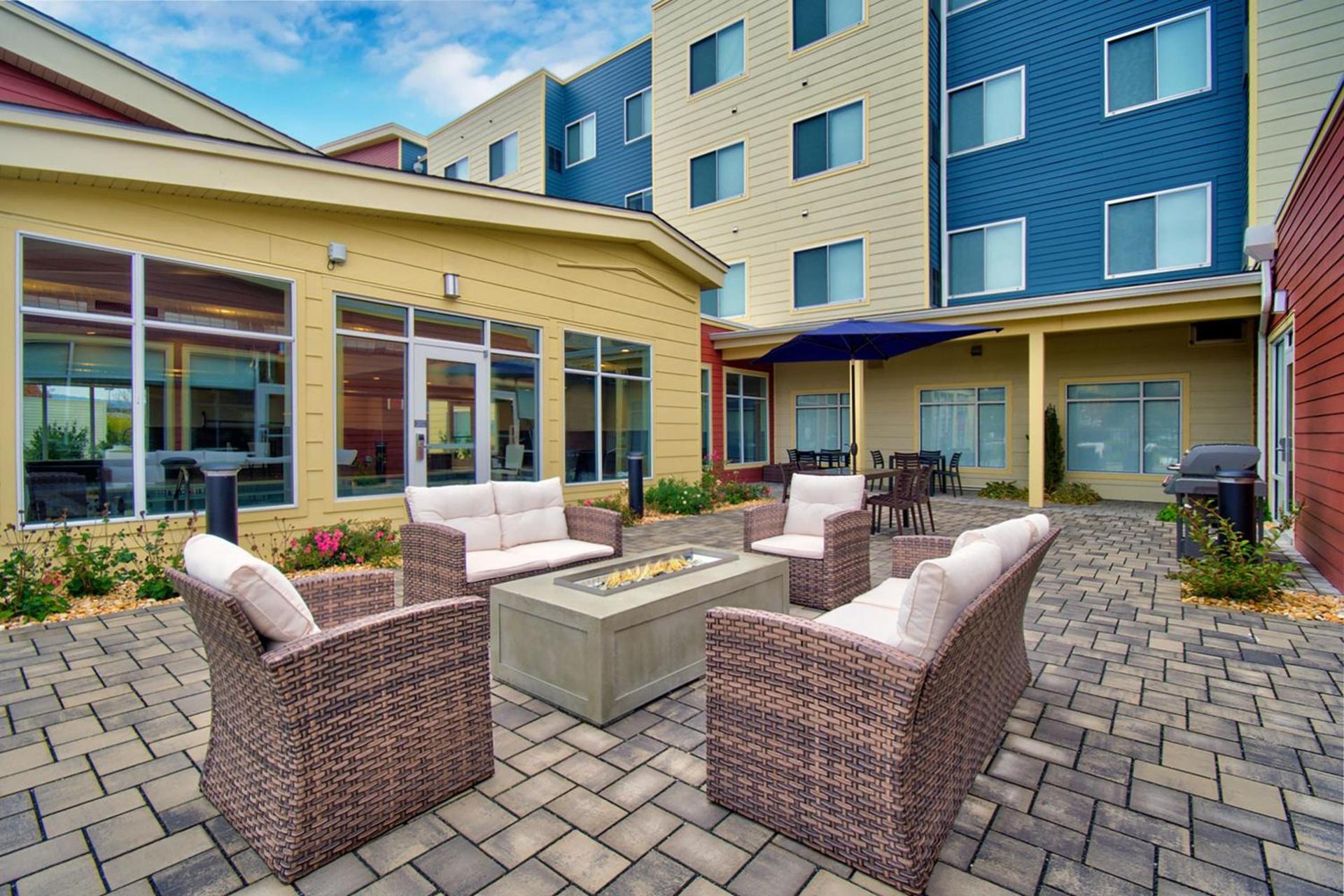 Residence Inn by Marriott Reading photo 6