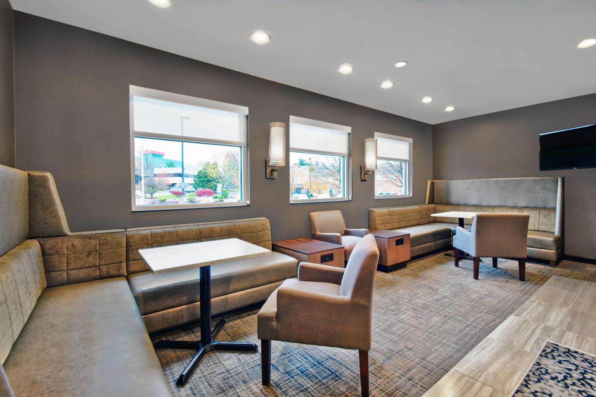 Residence Inn by Marriott Reading photo 9