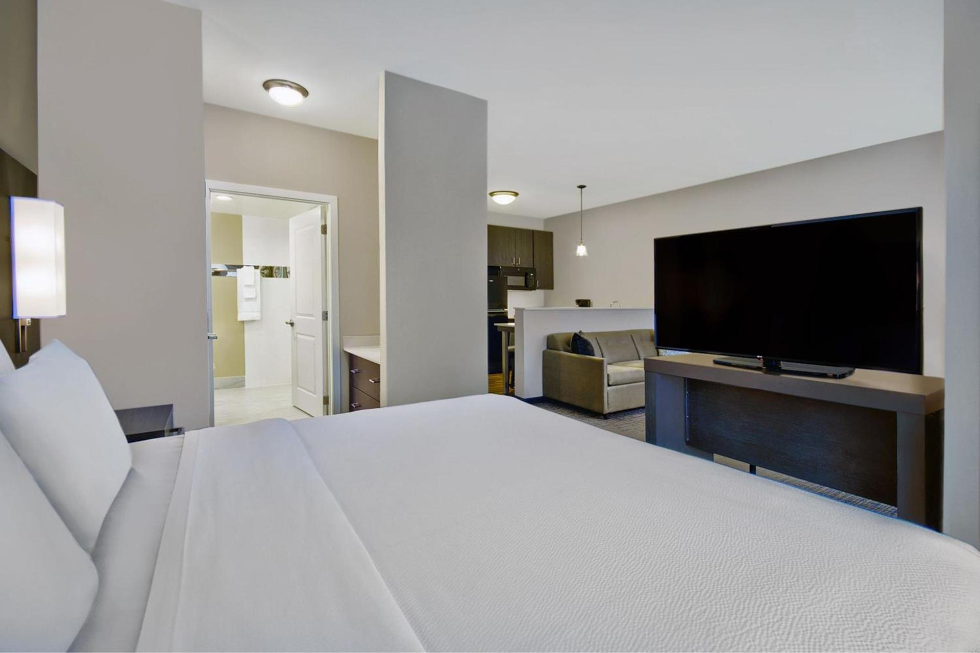 Residence Inn by Marriott Reading photo 18
