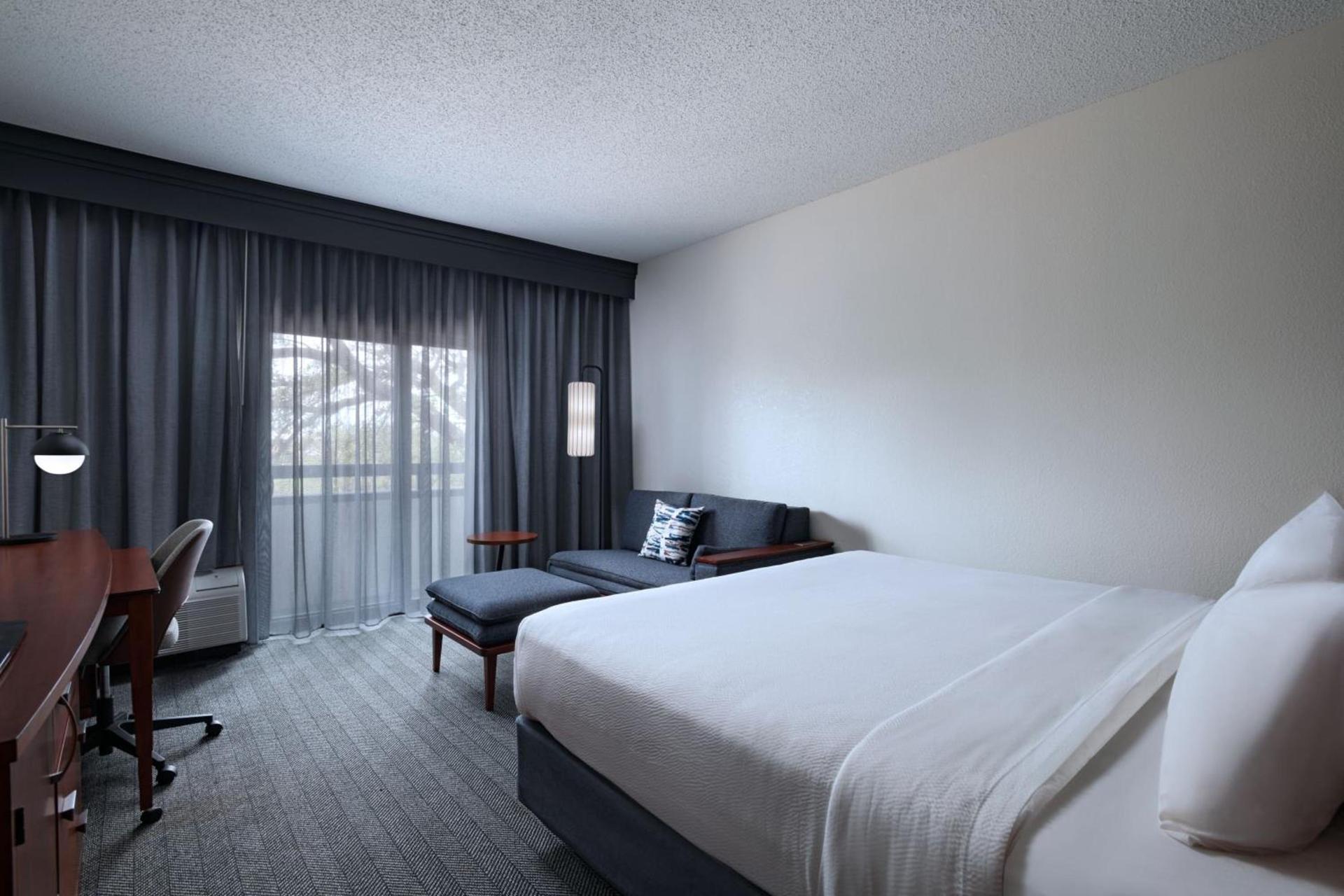 Courtyard by Marriott Dallas Richardson at Spring Valley photo 5