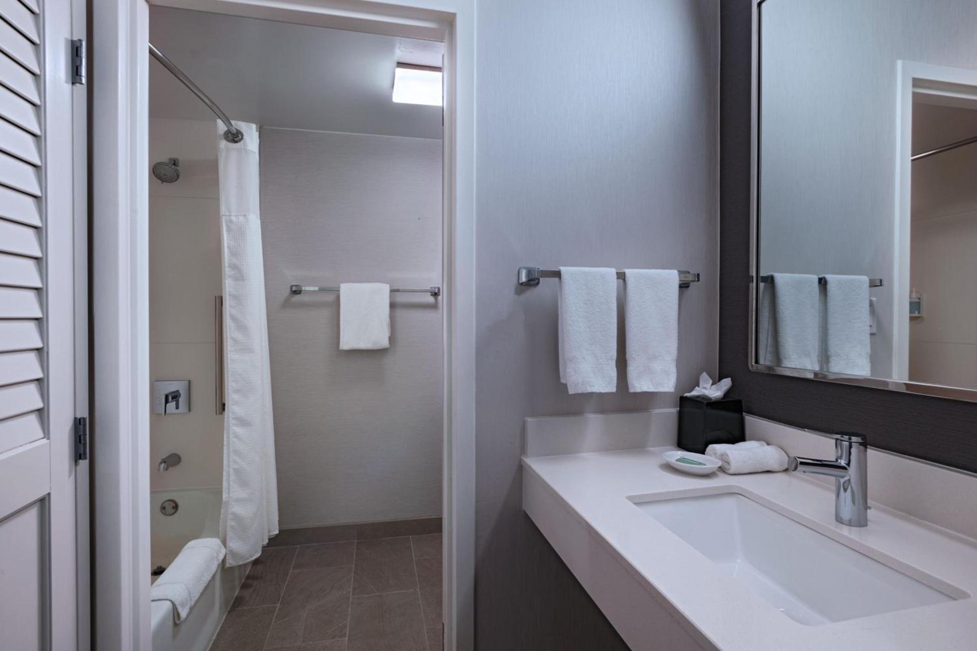 Courtyard by Marriott Dallas Richardson at Spring Valley photo 9