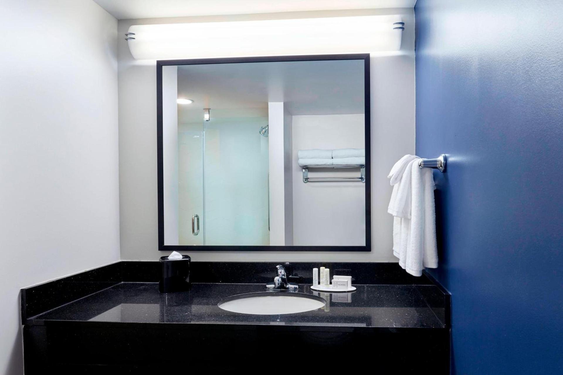 Fairfield Inn Suites Indianapolis Downtown photo 30
