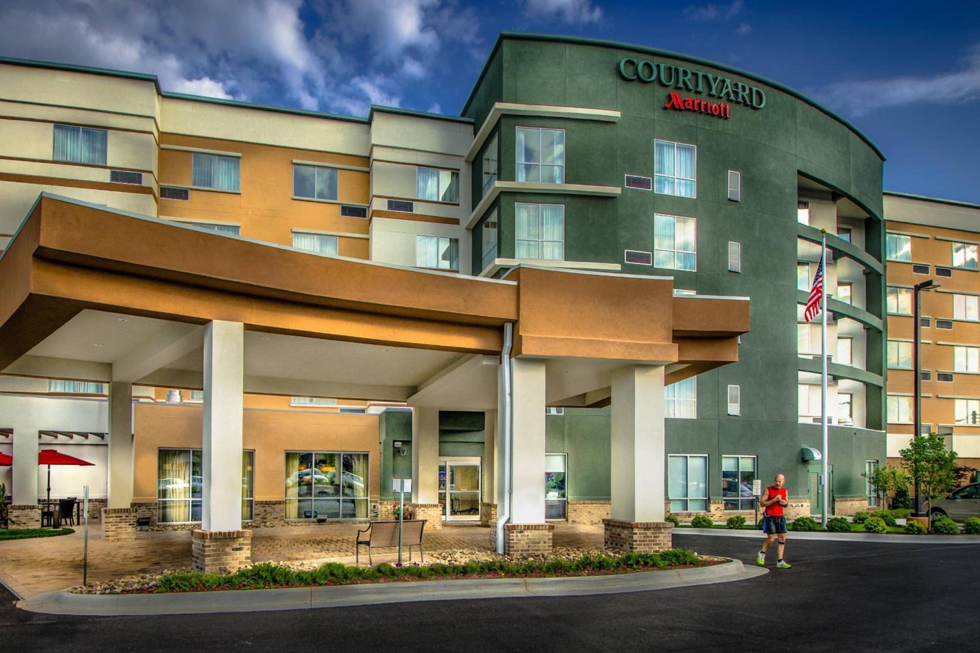 Courtyard by Marriott Charleston Downtown/Civic Center photo 4