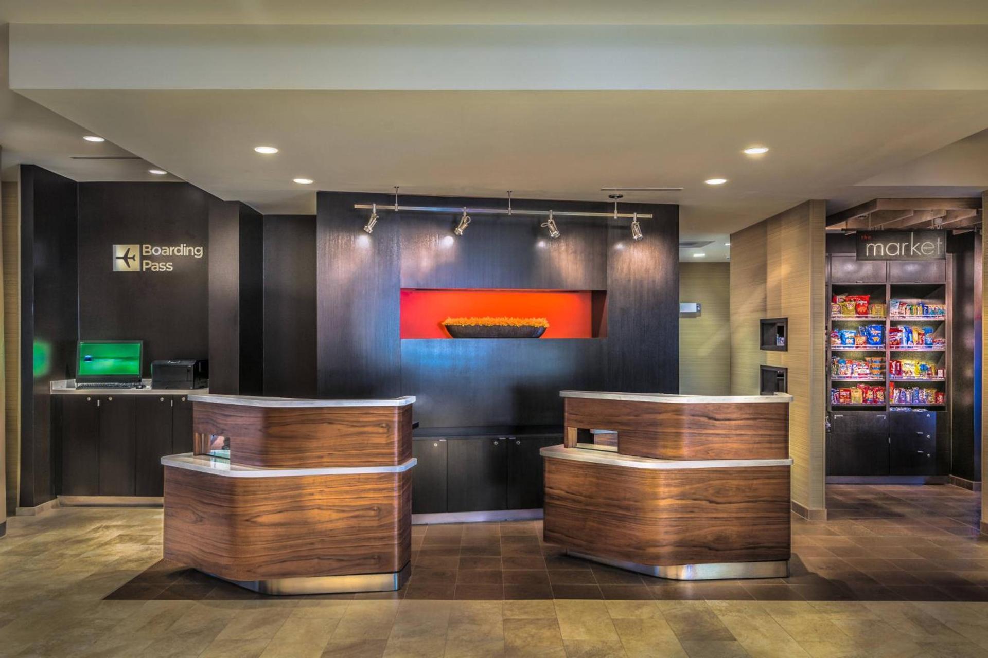 Courtyard by Marriott Charleston Downtown/Civic Center photo 5