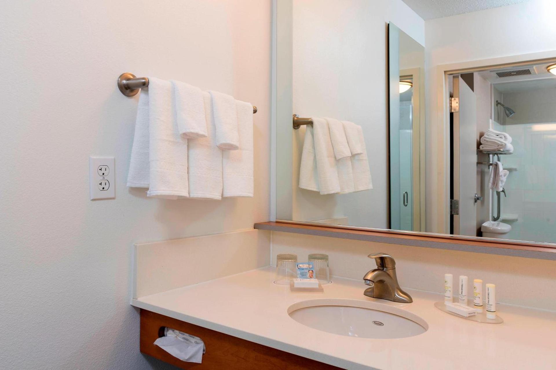 SpringHill Suites Detroit Auburn Hills photo 9