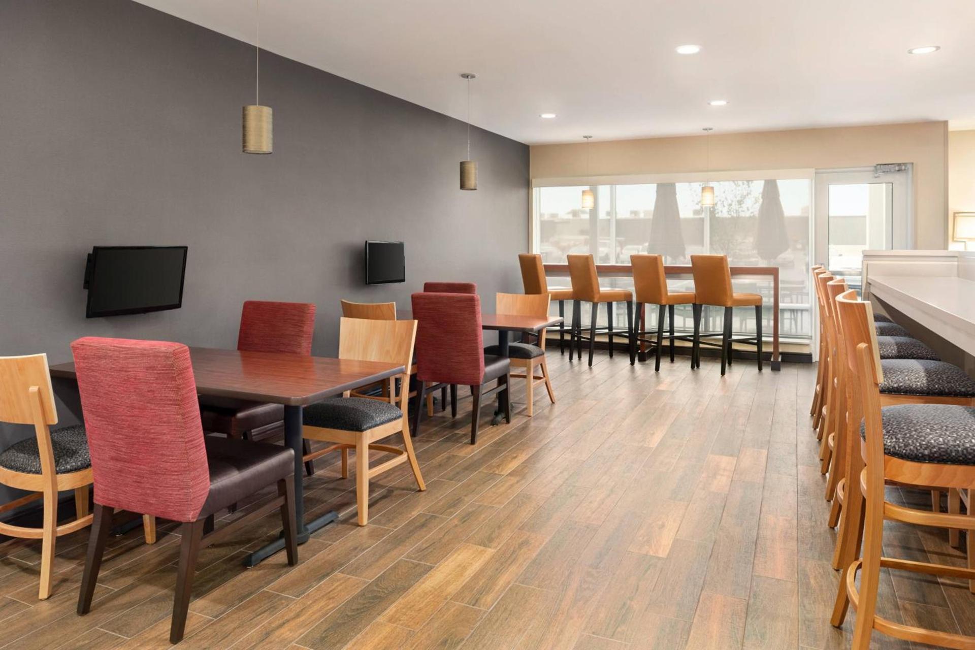 TownePlace Suites by Marriott Janesville photo 24