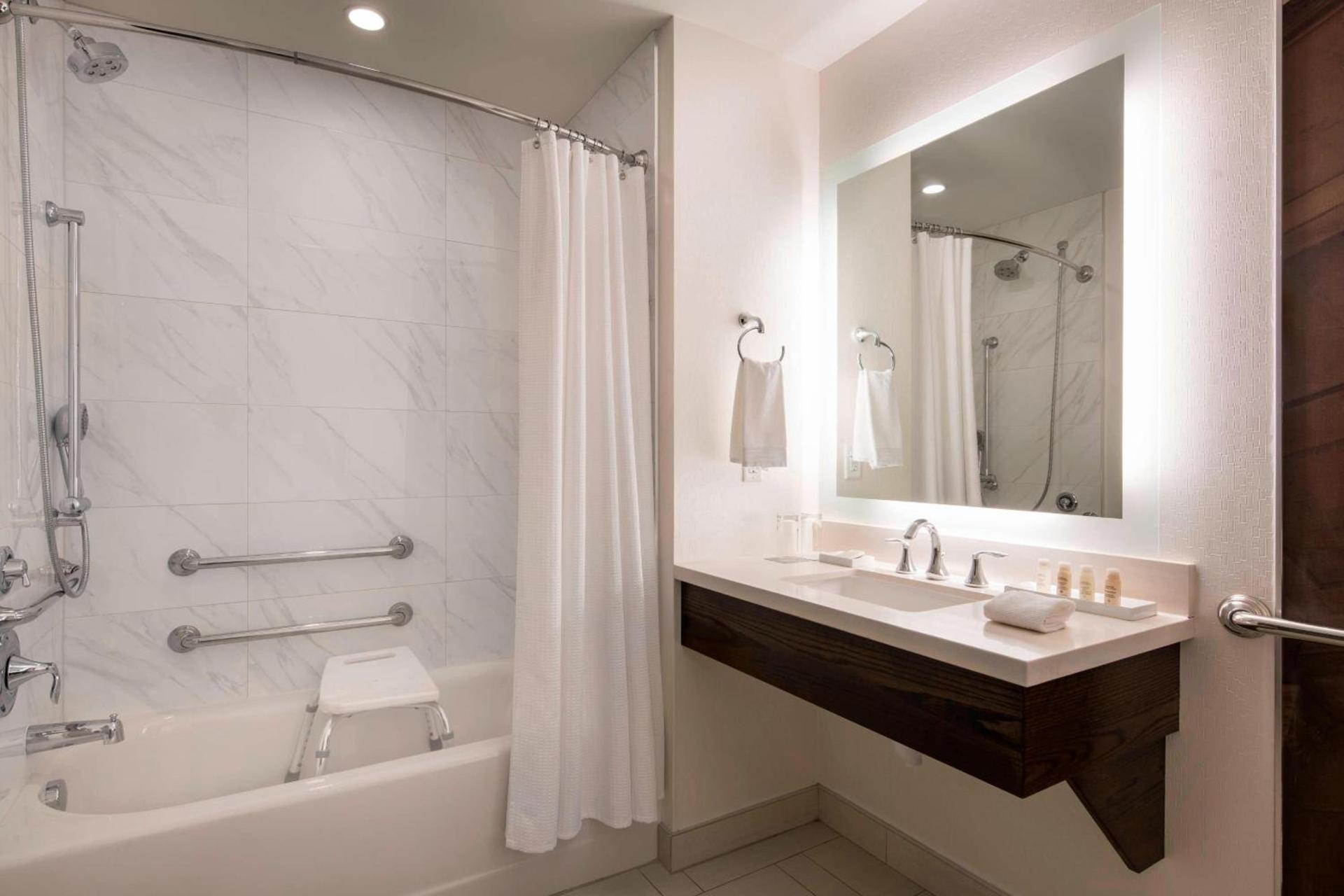 Renaissance Denver Downtown City Center Hotel photo 6
