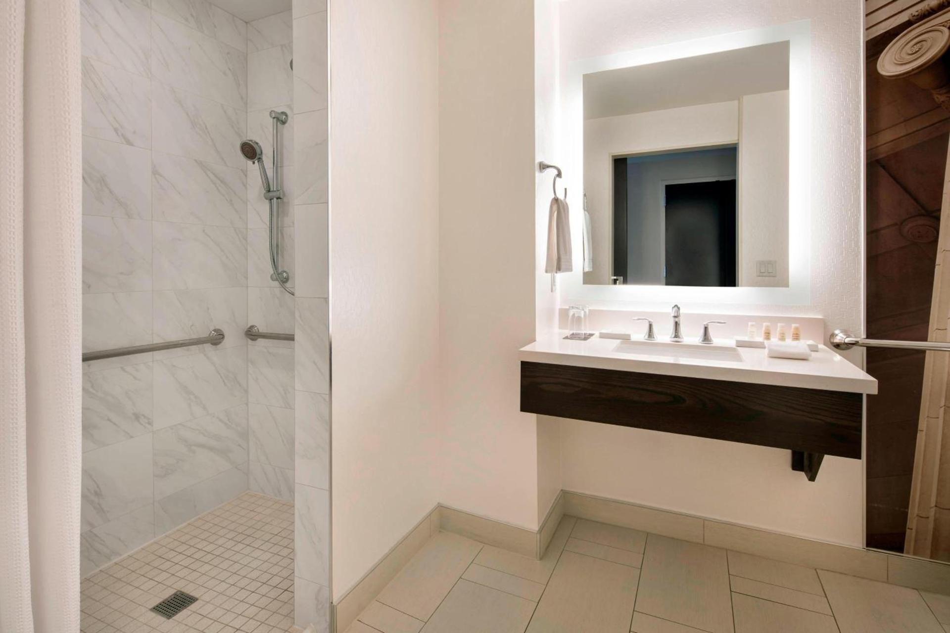 Renaissance Denver Downtown City Center Hotel photo 11