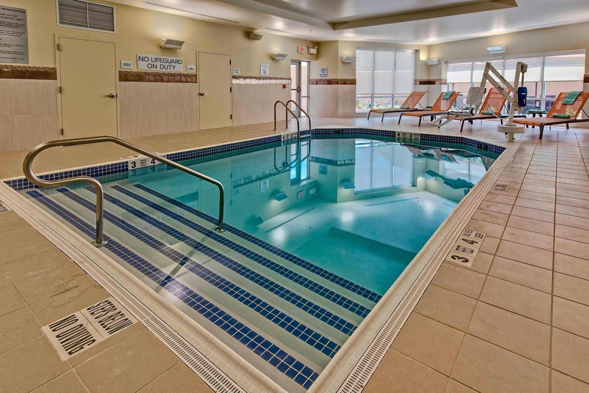 Courtyard by Marriott Westbury Long Island photo 37