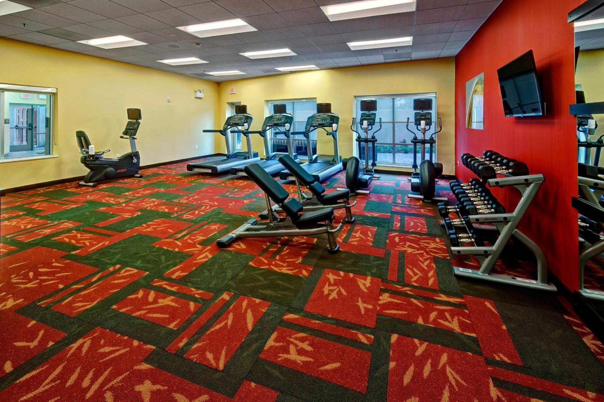Courtyard by Marriott Westbury Long Island photo 38