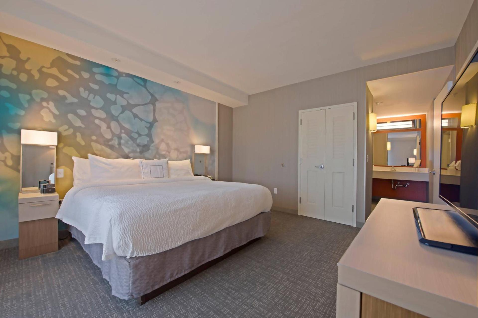 Courtyard by Marriott Westbury Long Island photo 18
