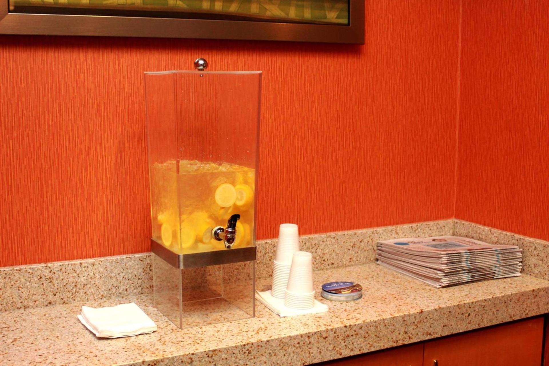 Fairfield Inn & Suites by Marriott Fairmont photo 12