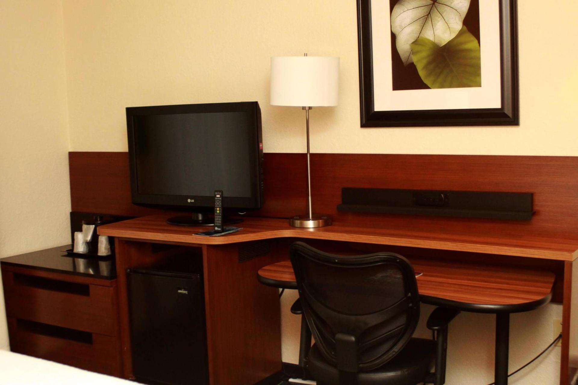 Fairfield Inn & Suites by Marriott Fairmont photo 6