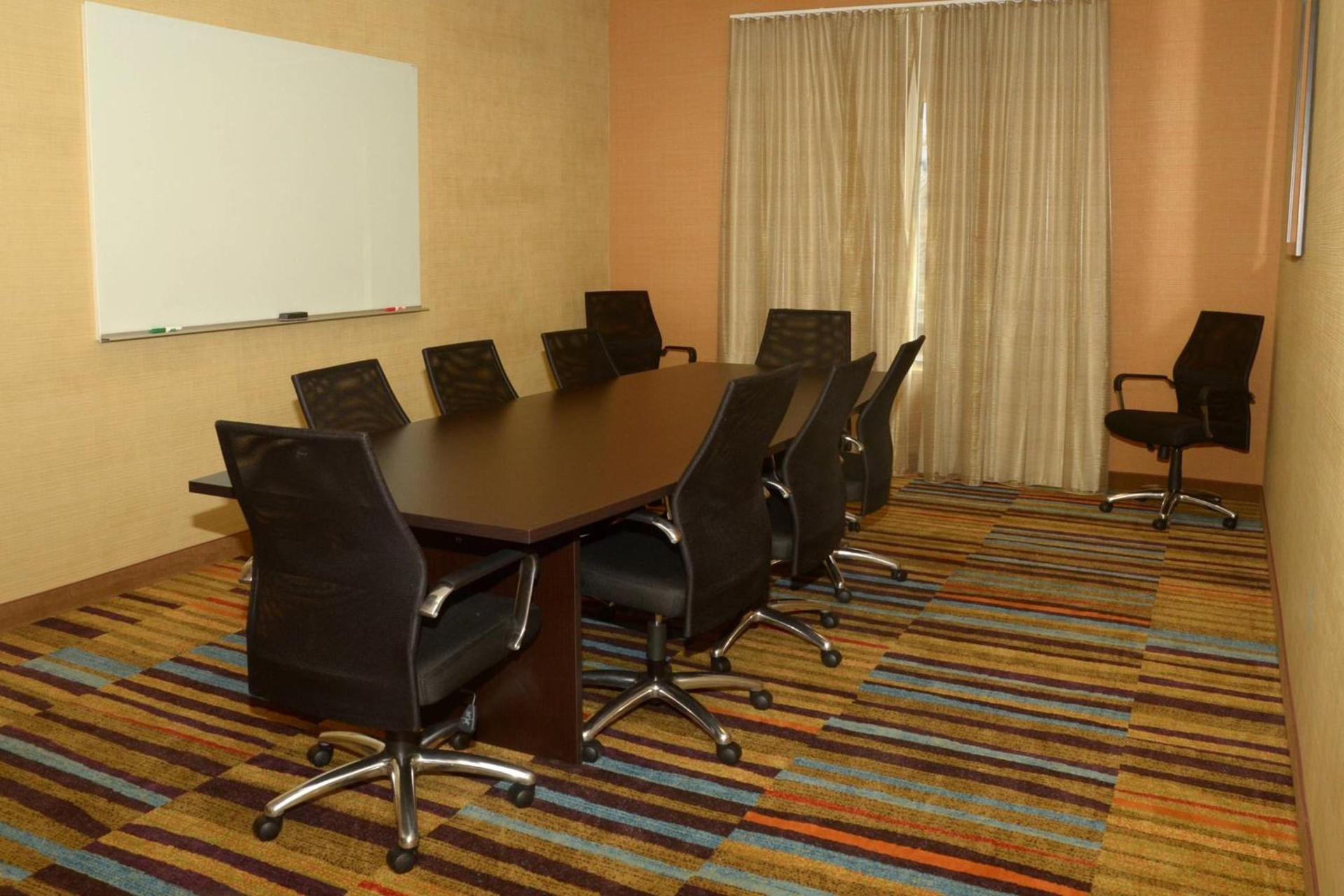 Fairfield Inn & Suites by Marriott Fairmont photo 20