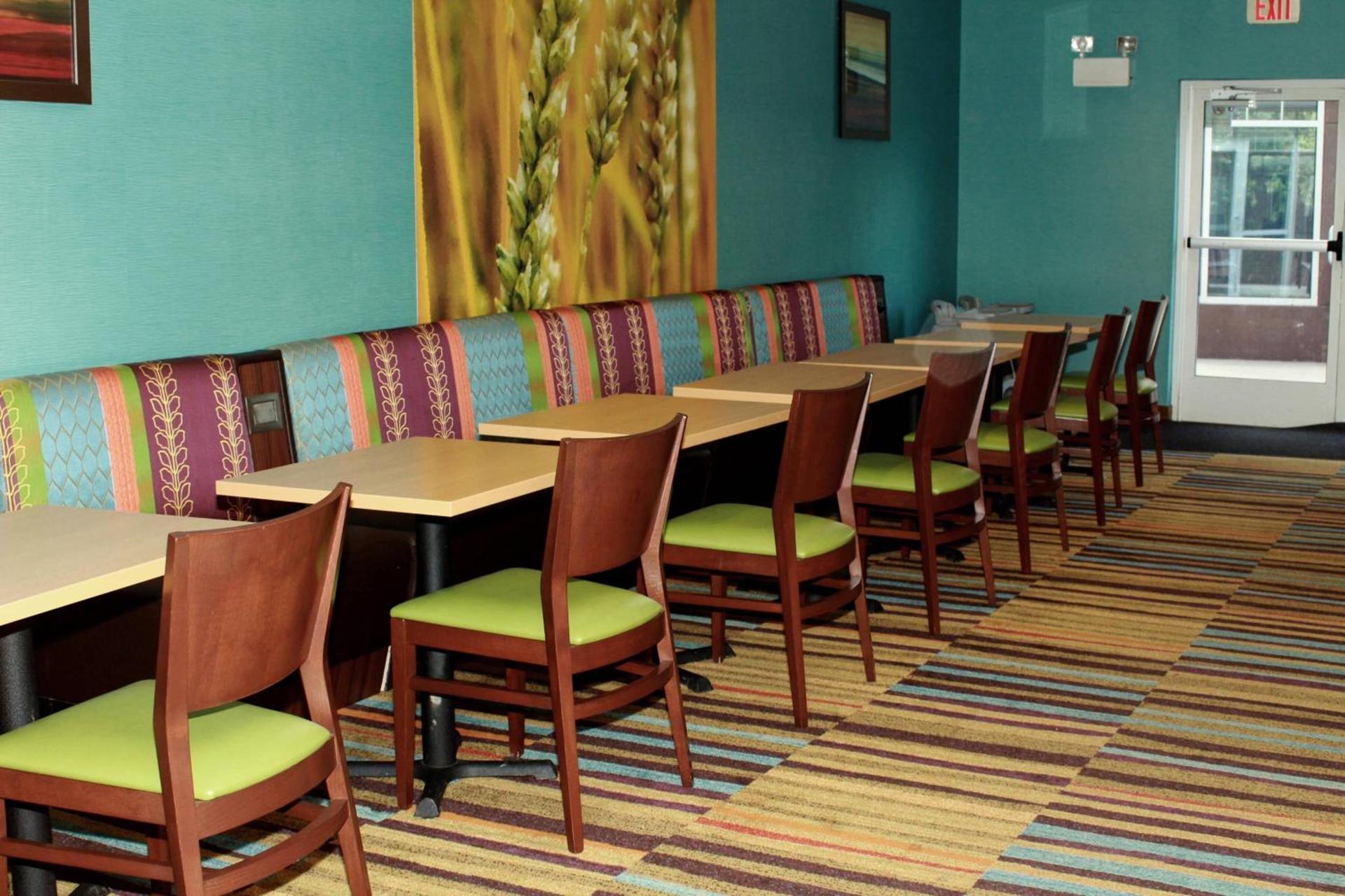 Fairfield Inn & Suites by Marriott Fairmont photo 13