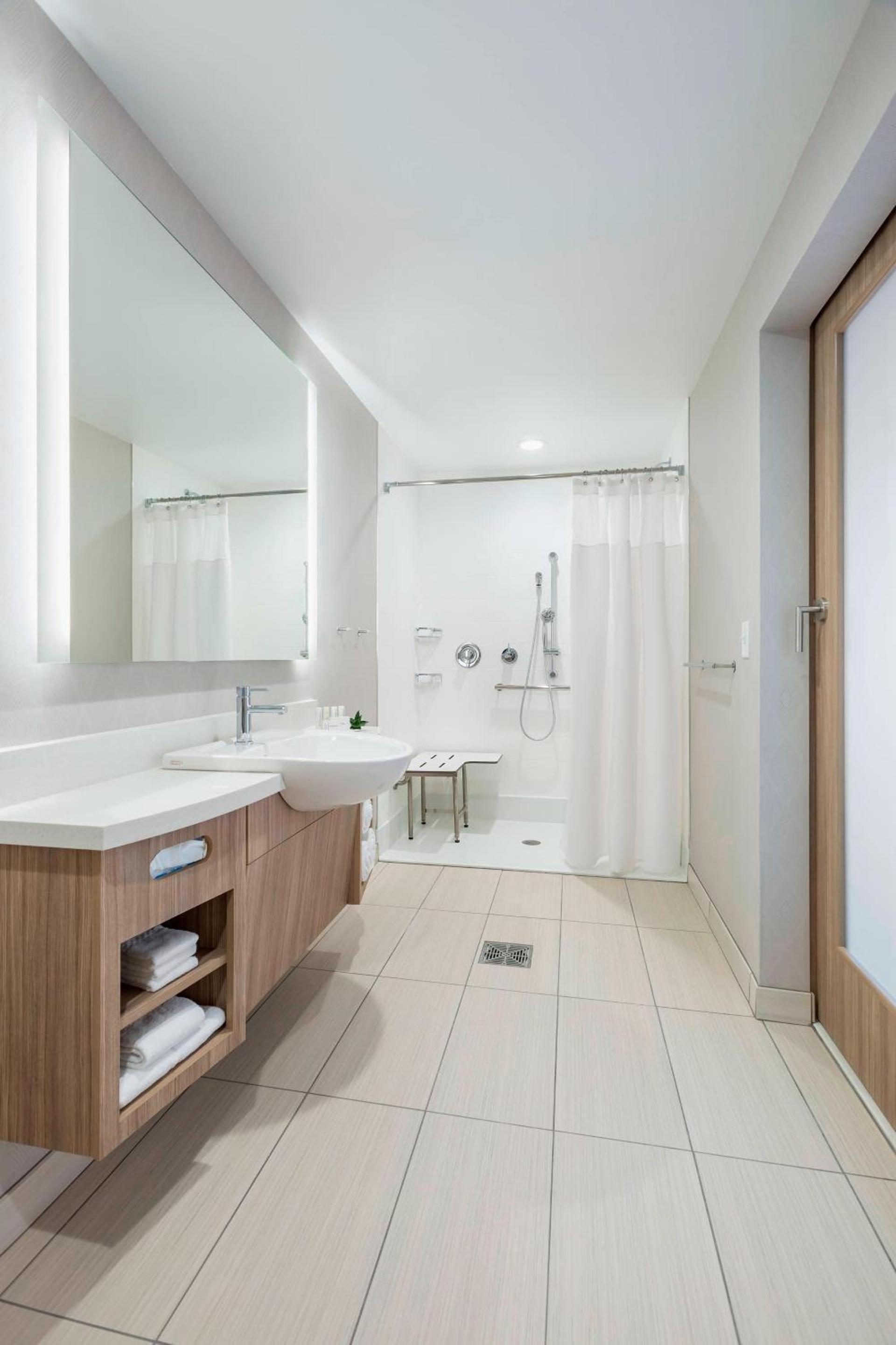 SpringHill Suites Madison photo 13