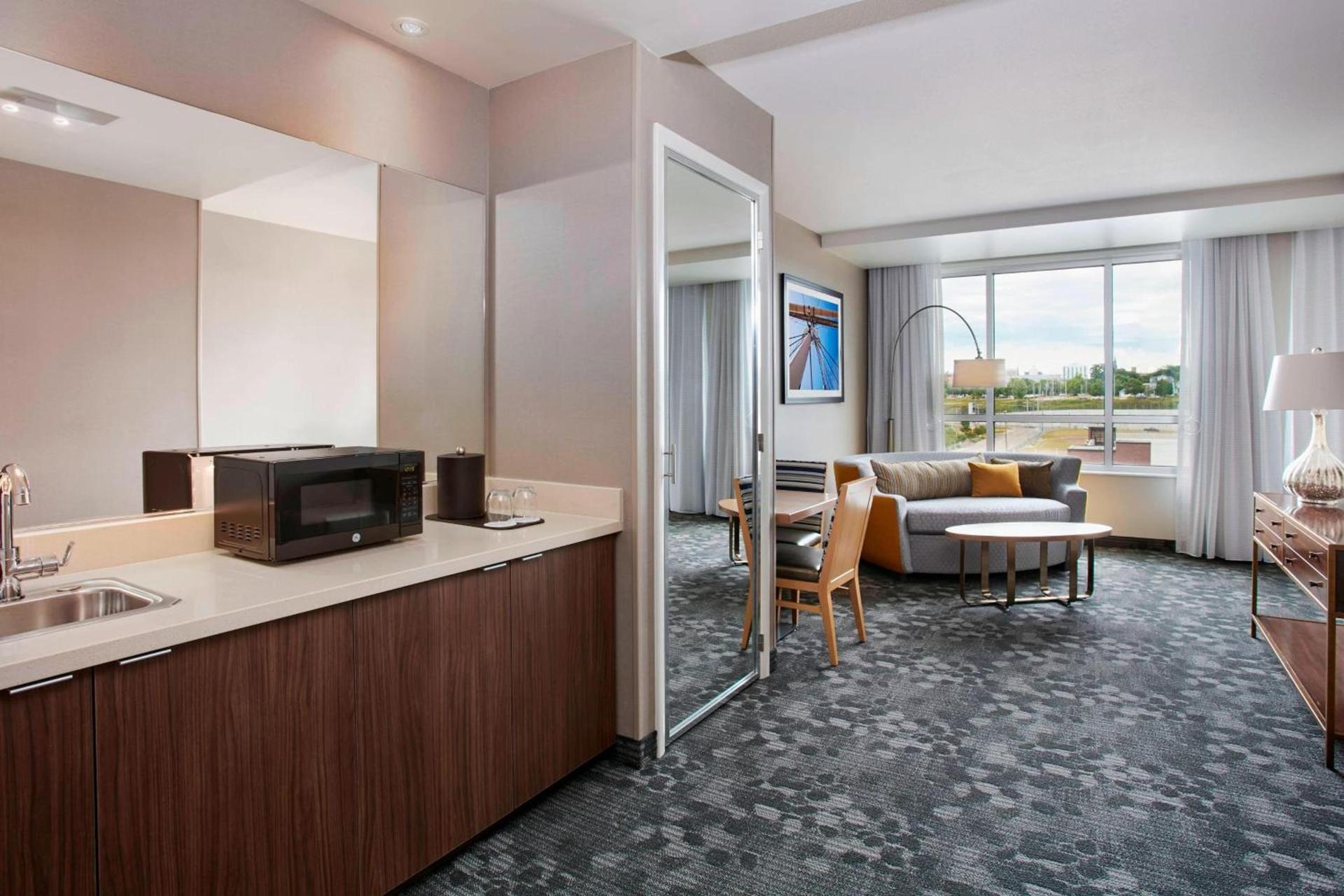 Courtyard by Marriott Erie Bayfront photo 30